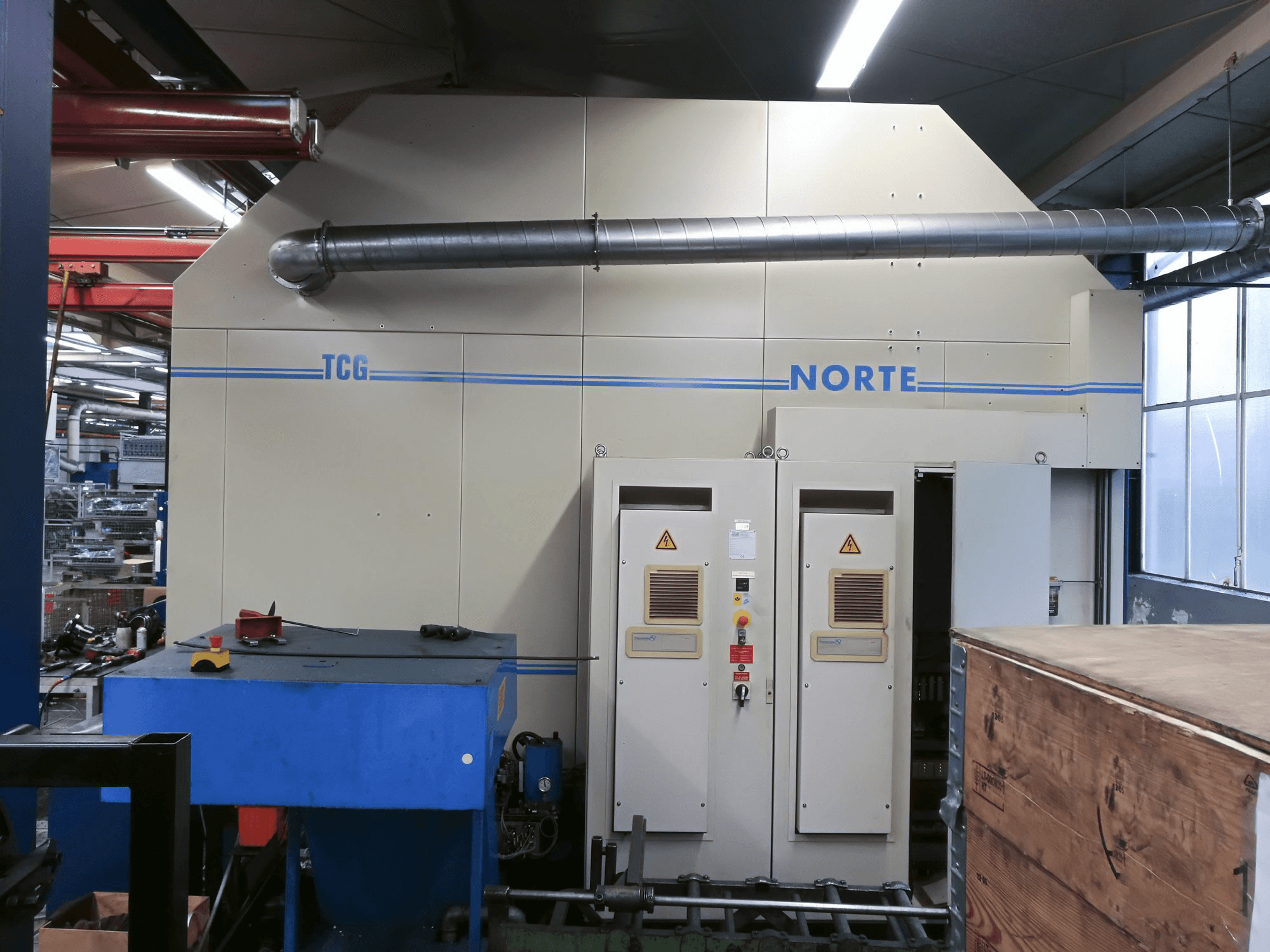 Vista frontale della macchina NORTE VHS 630