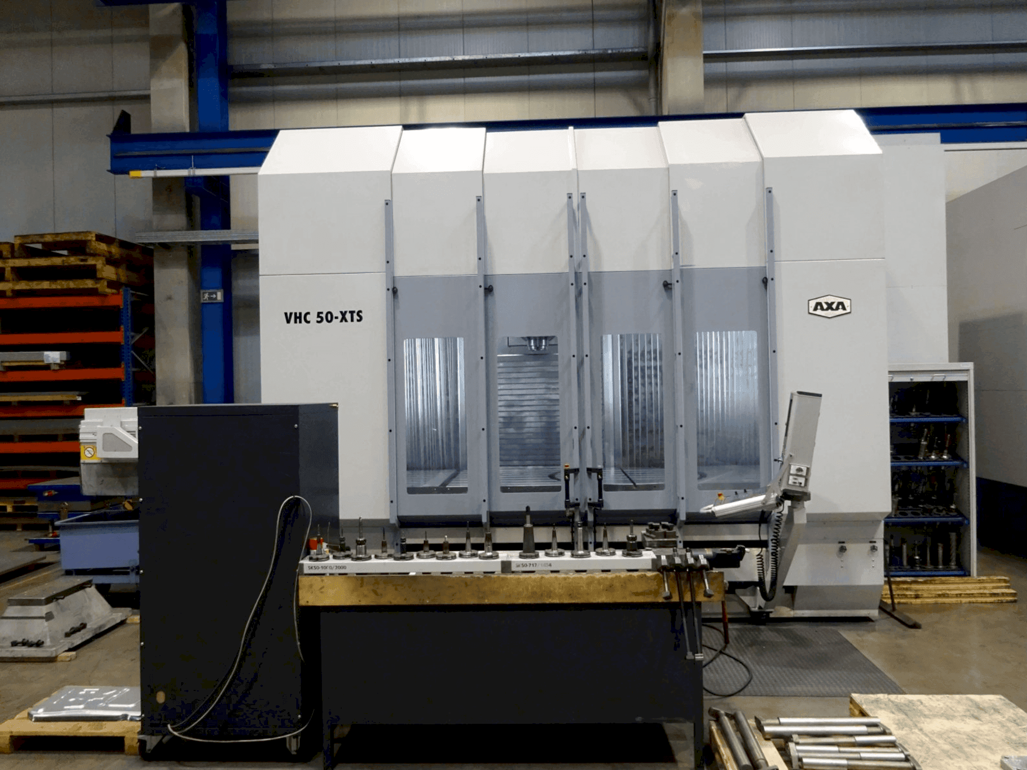 Vista frontale della macchina AXA VHC 50-XTS