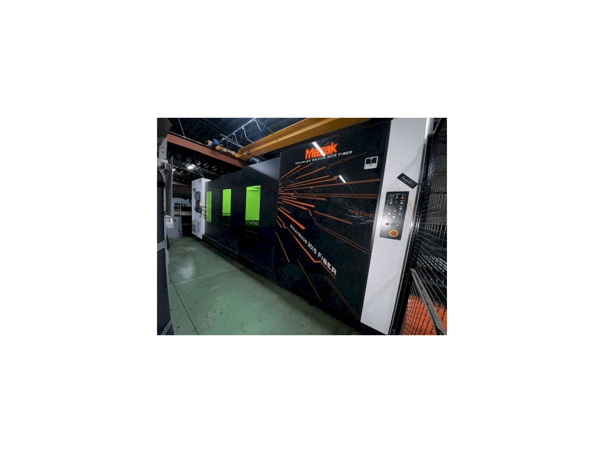 Vista frontale della macchina Mazak Optiplex Nexus 3015