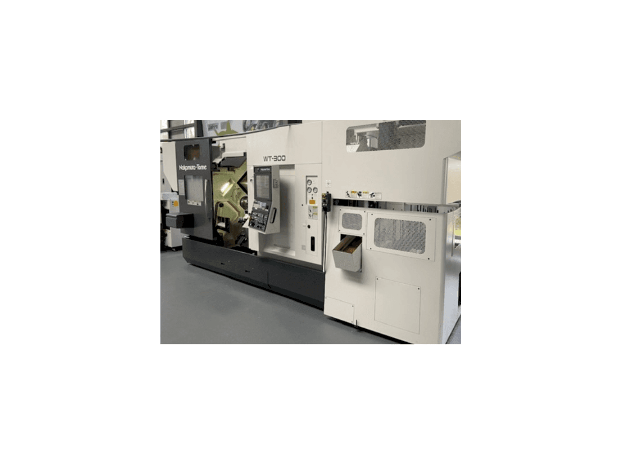 Vista frontale della macchina NAKAMURA WT-300/GR 210