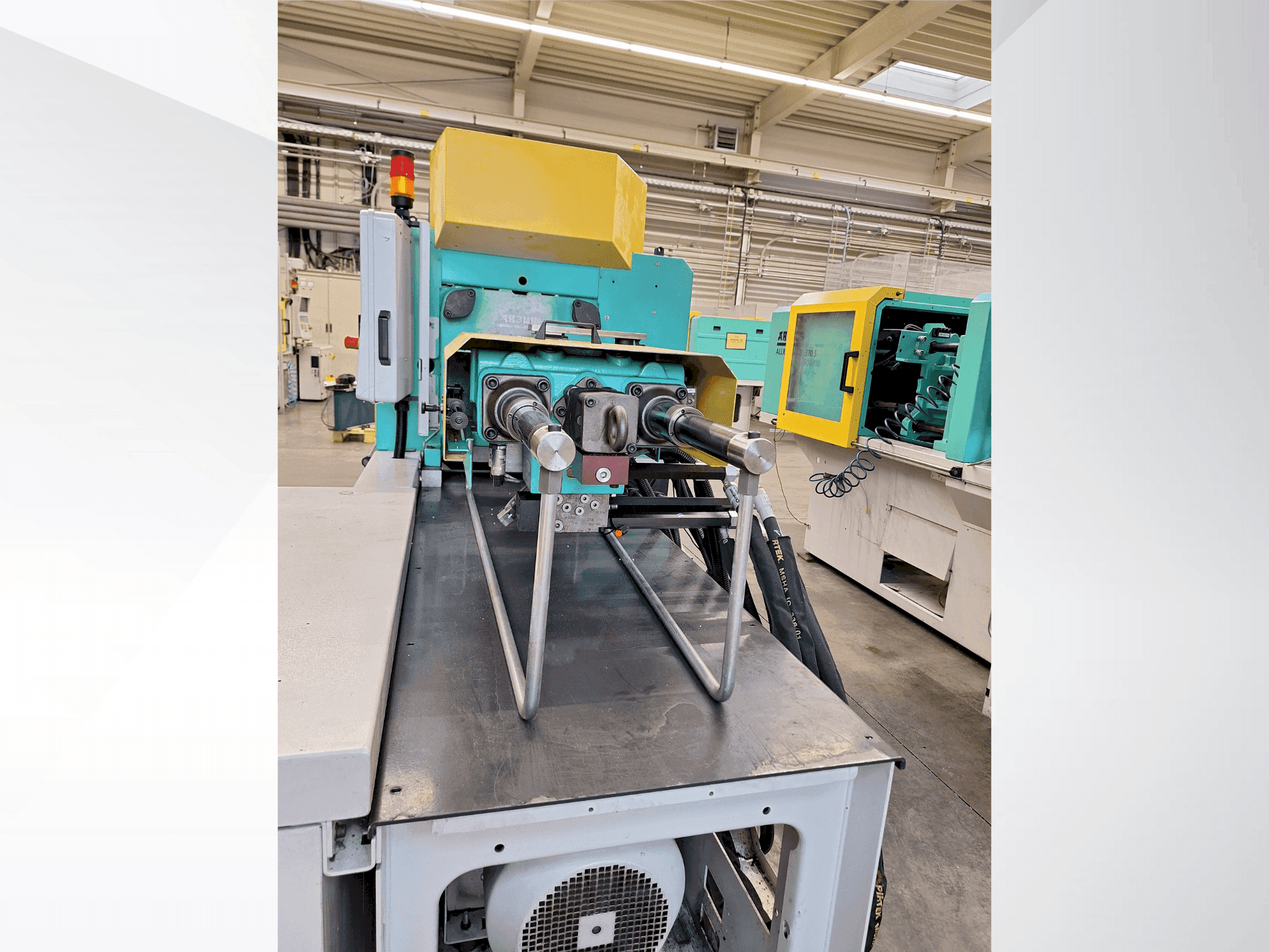 Vista frontale della macchina Arburg 370 S 600 - 170