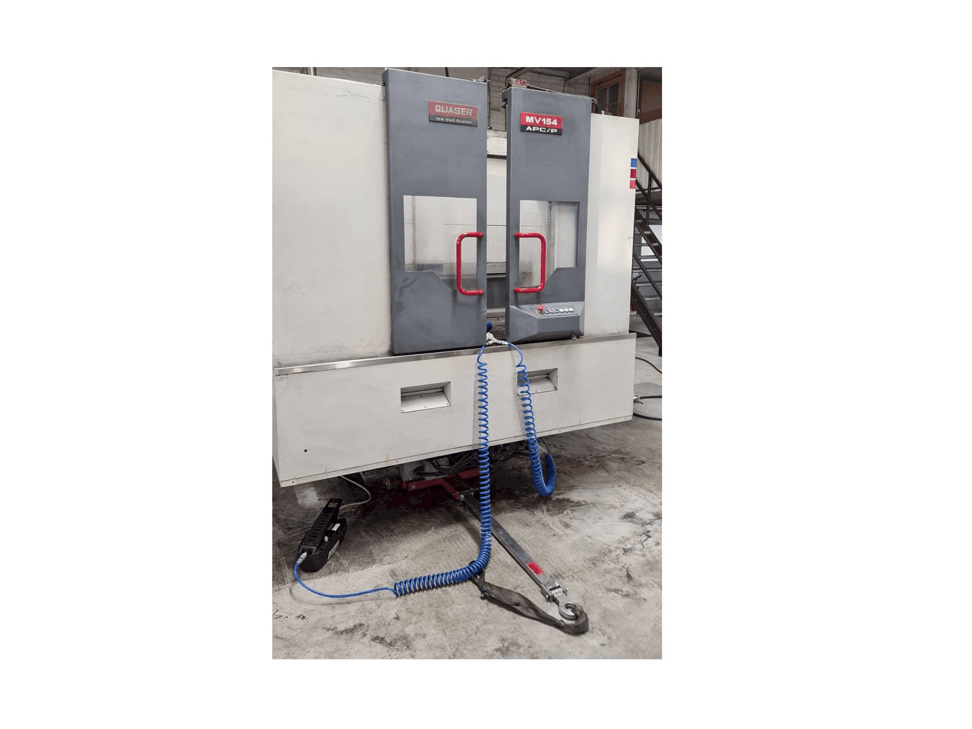 Vista frontale della macchina Quaser MV154APC/P12