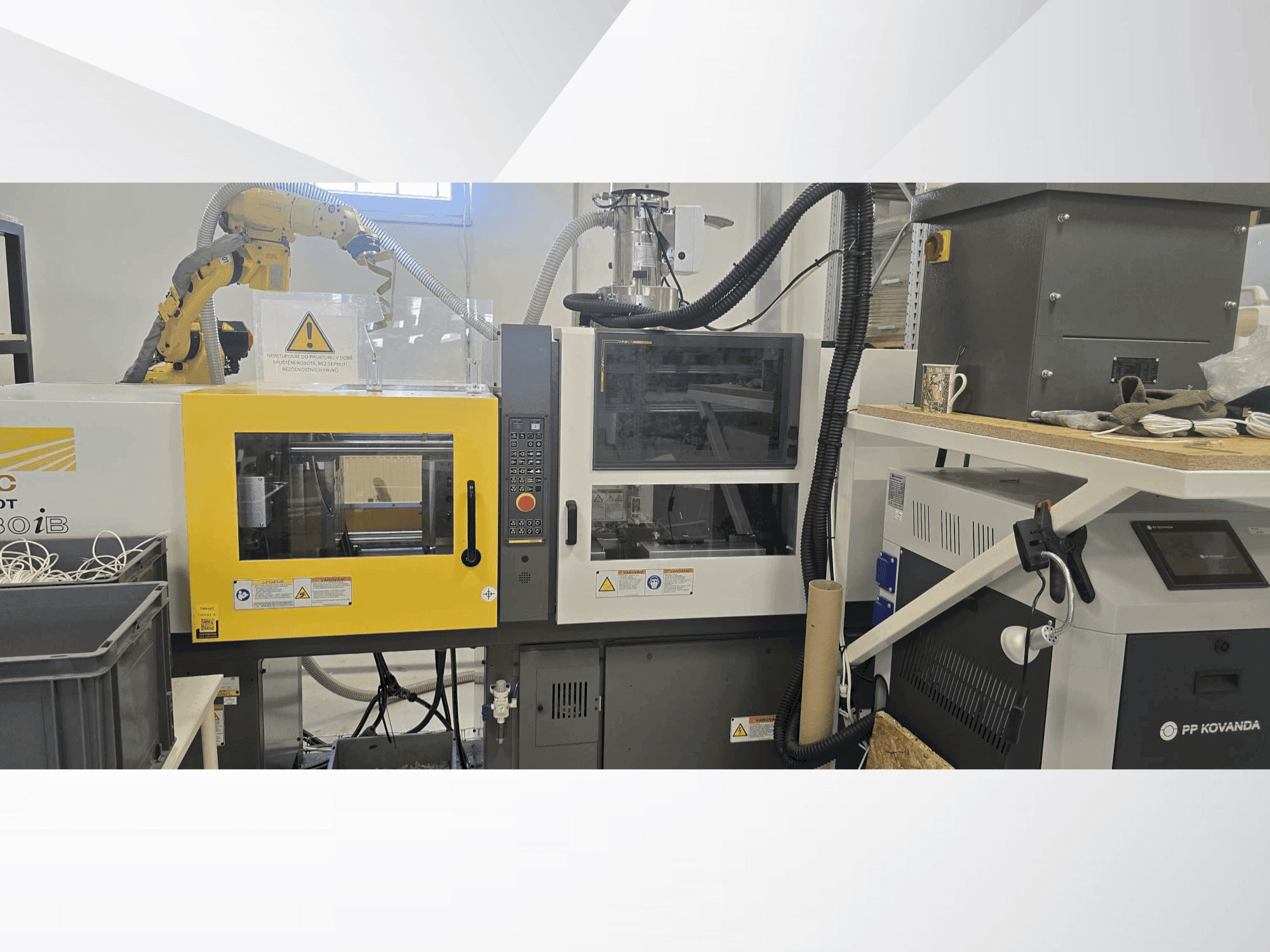 Vista frontale della macchina FANUC Roboshot alpha-i30B