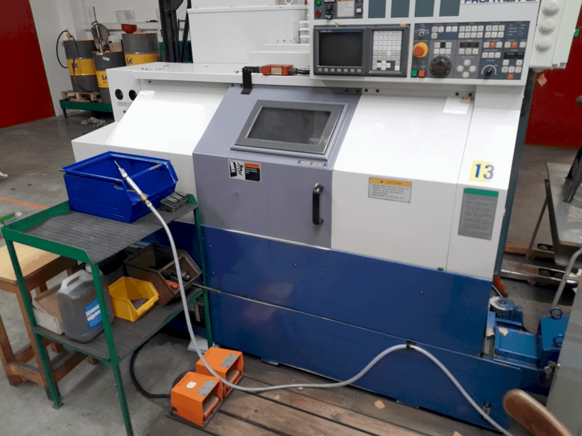 Vista frontale della macchina MORI SEIKI Frontier L1 (1998)