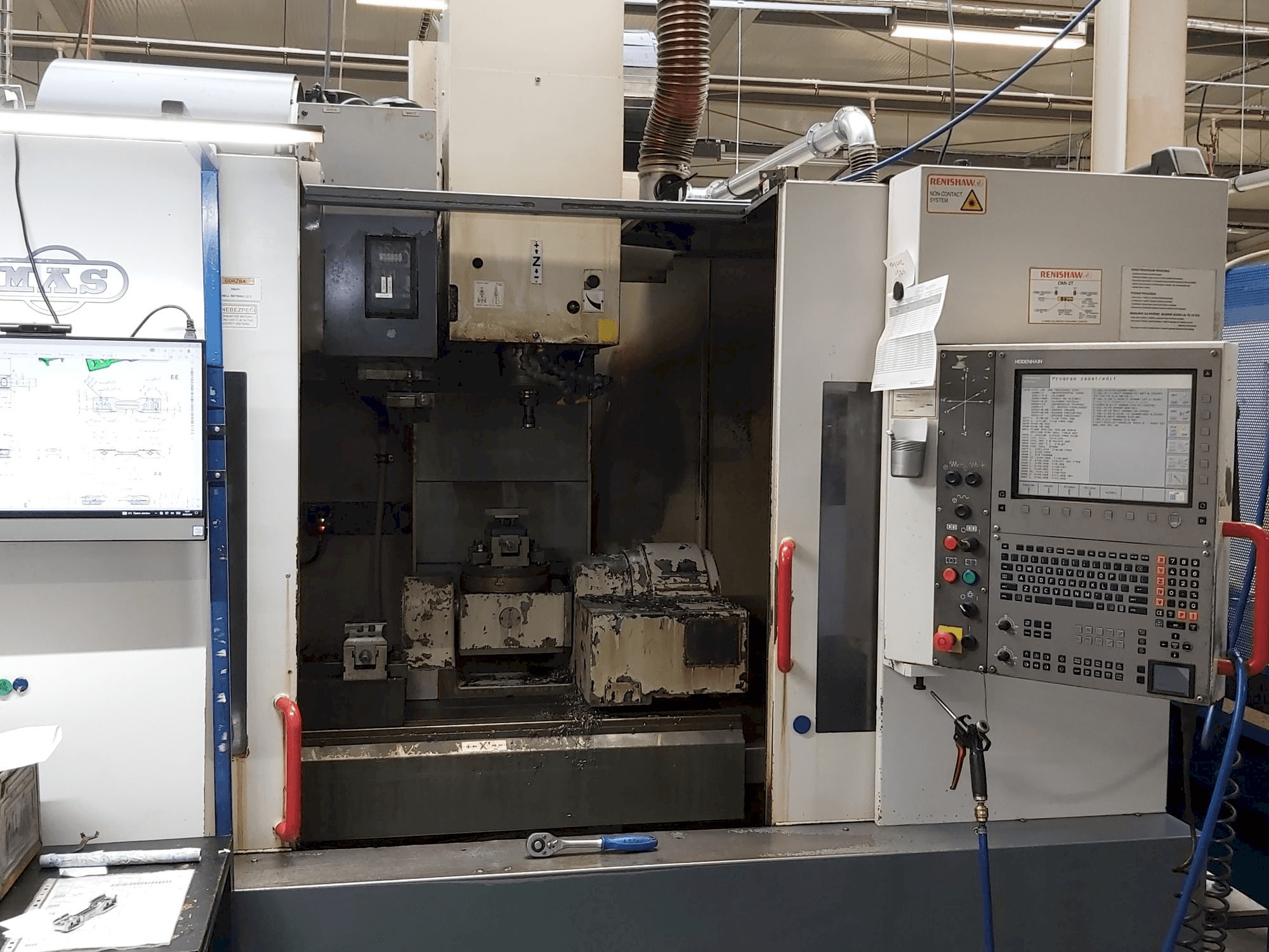 Vista frontale della macchina KOVOSVIT MAS MCV 1016 Quick