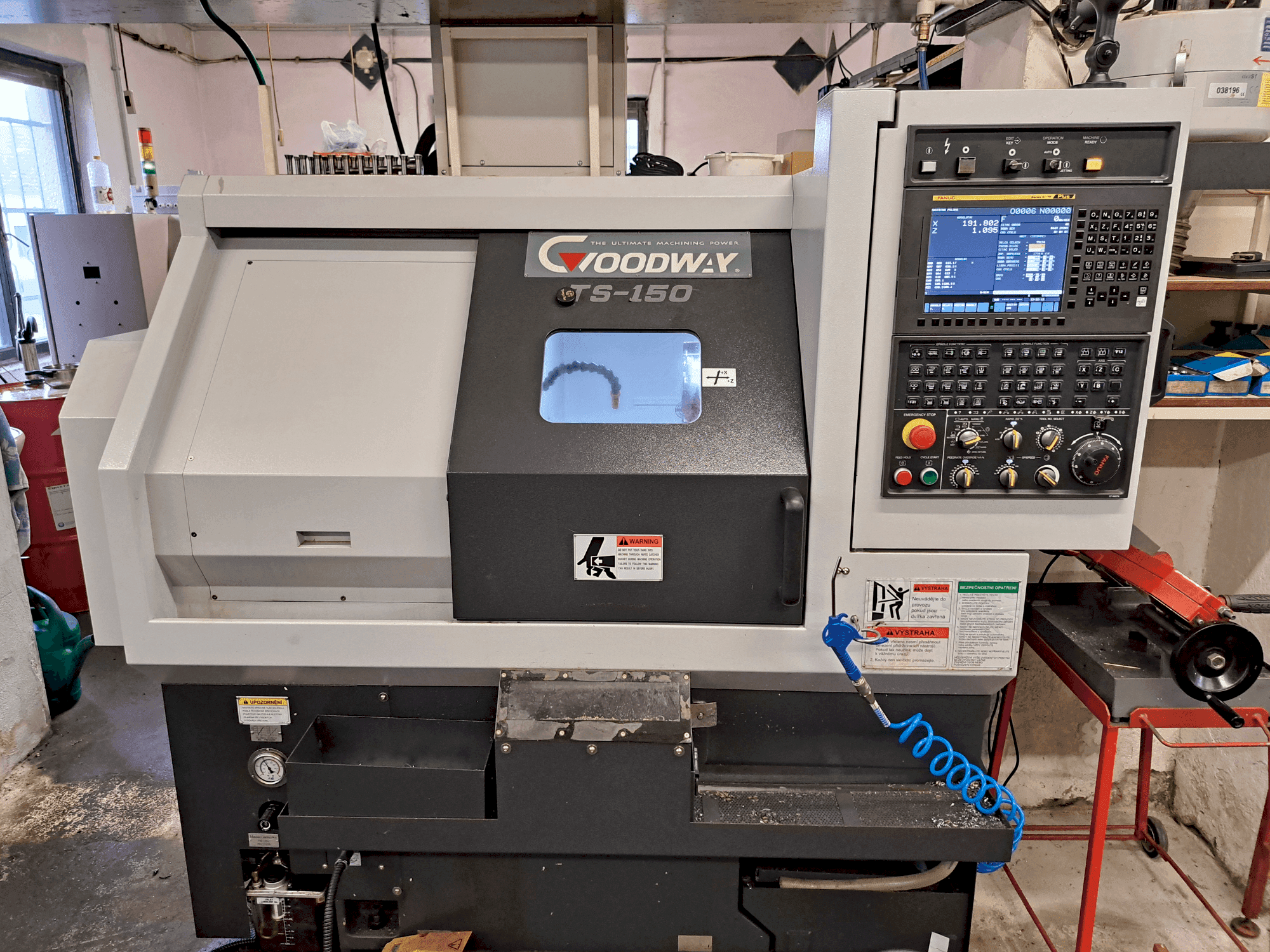 Vista frontale della macchina Goodway TS-150