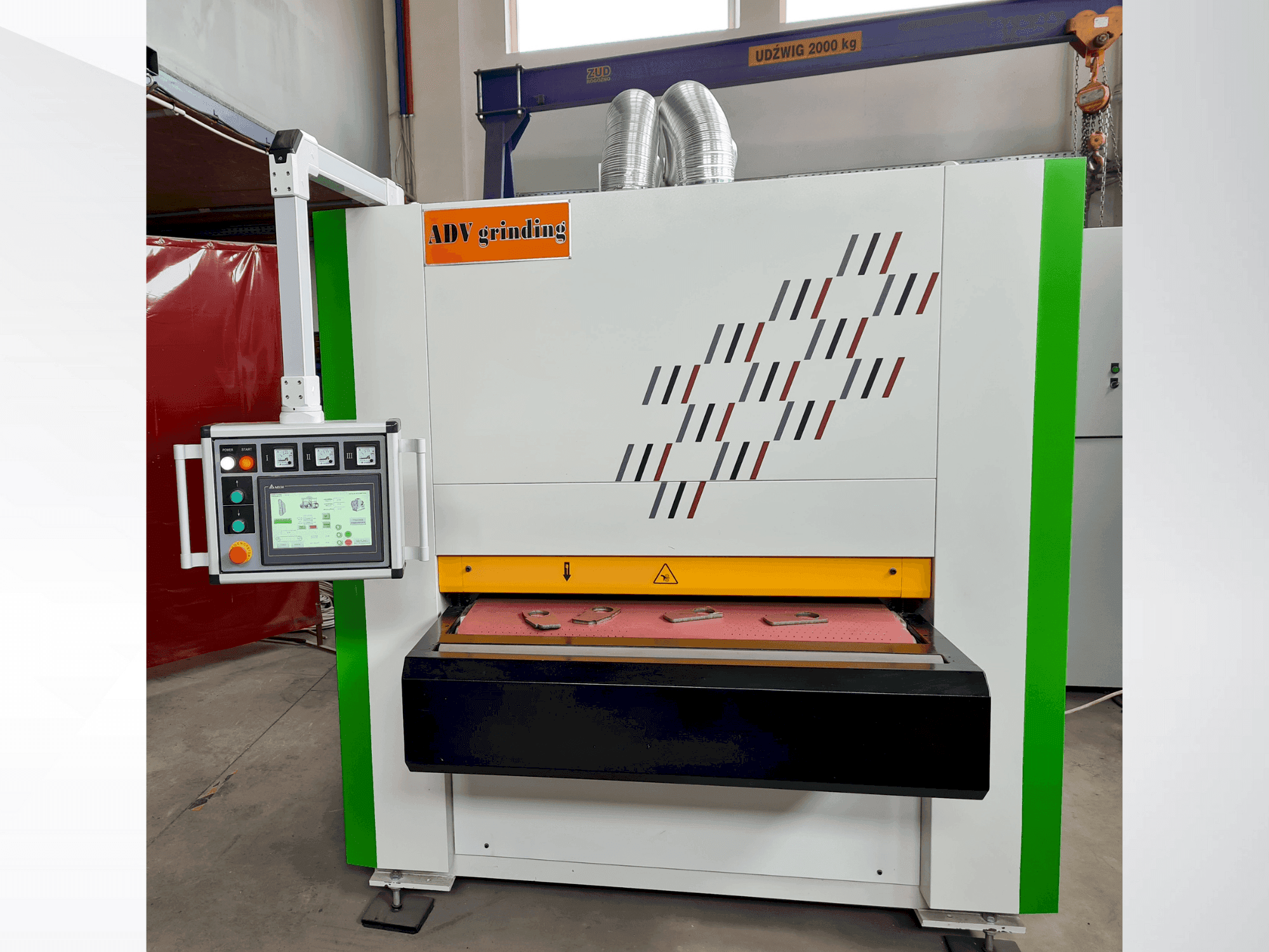 Vista frontale della macchina ADV 508-RW-1100