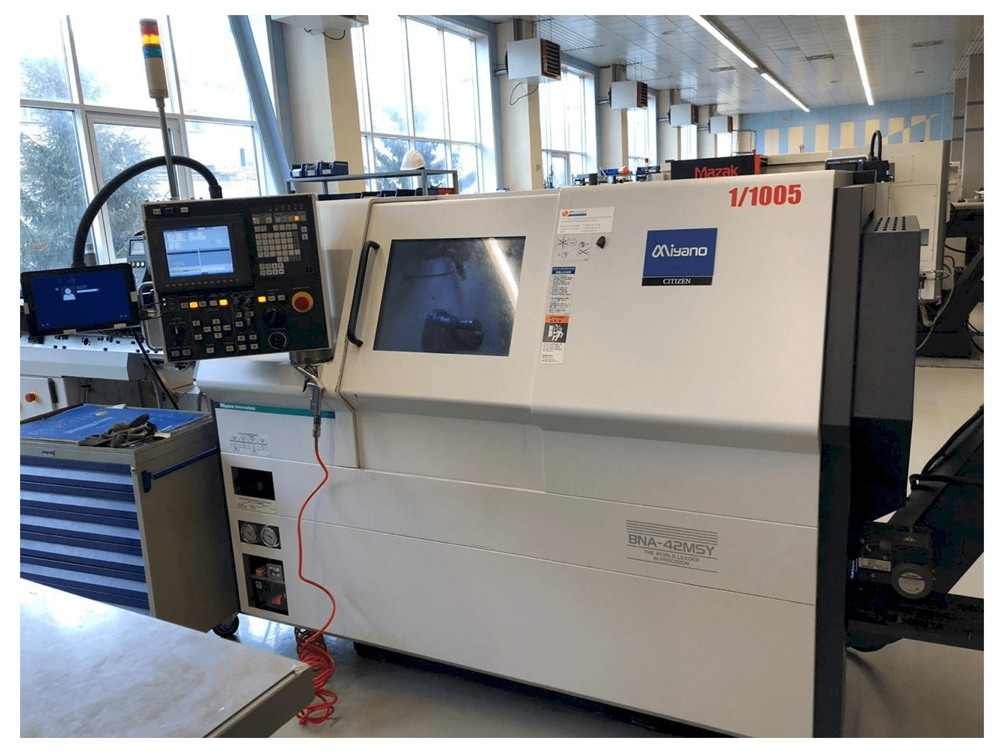 Vista frontale della macchina Miyano BNA-42MSY