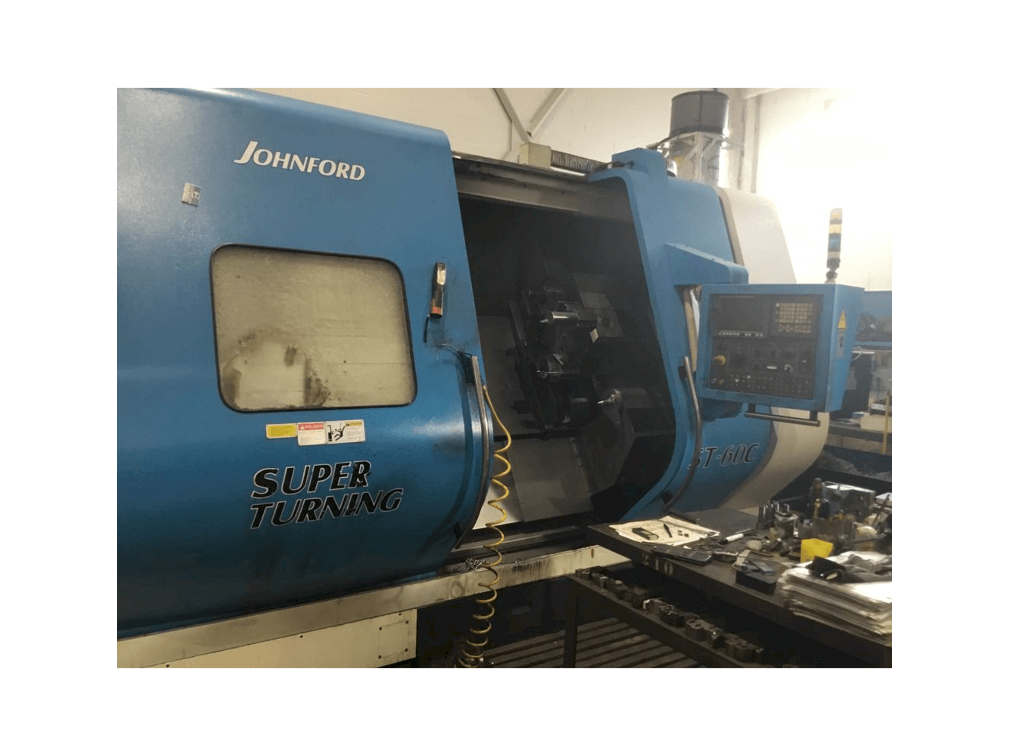 Vista frontale della macchina Johnford ST-60C