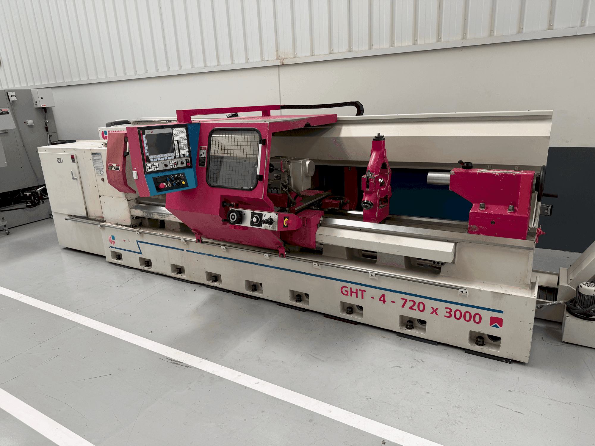 Vista frontale della macchina Geminis GHT-4 720 x 3000