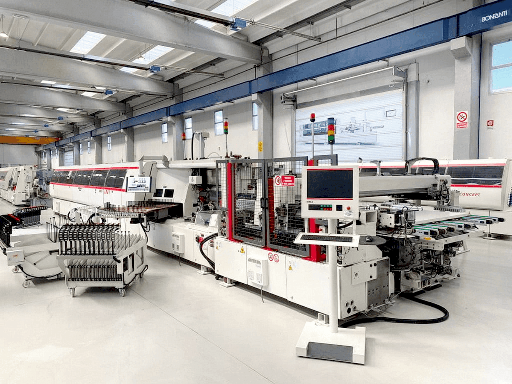 Vista frontale della macchina IMA NOVIMAT LASER System/I/R75/1110/R3