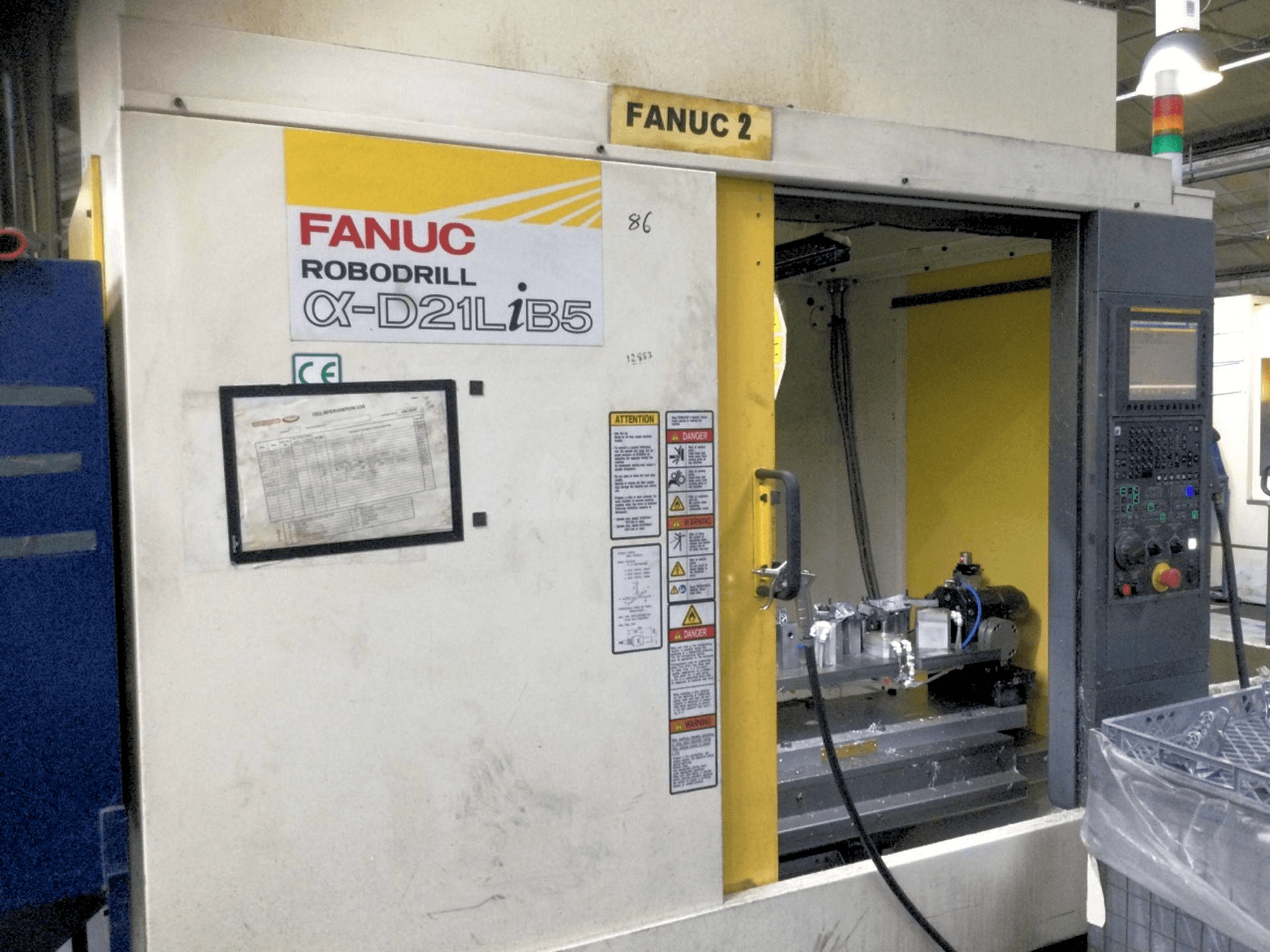Vista frontale della macchina FANUC Robodrill Alpha D21LiB5
