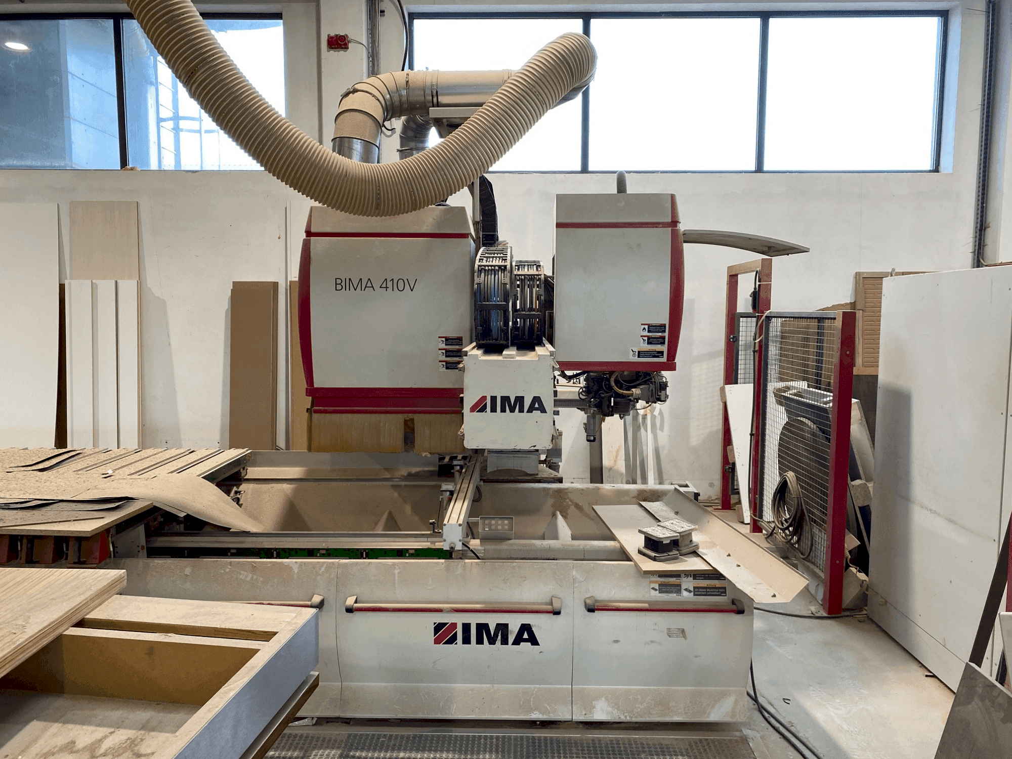 Vista frontale della macchina IMA BIMA 410 V (2005)