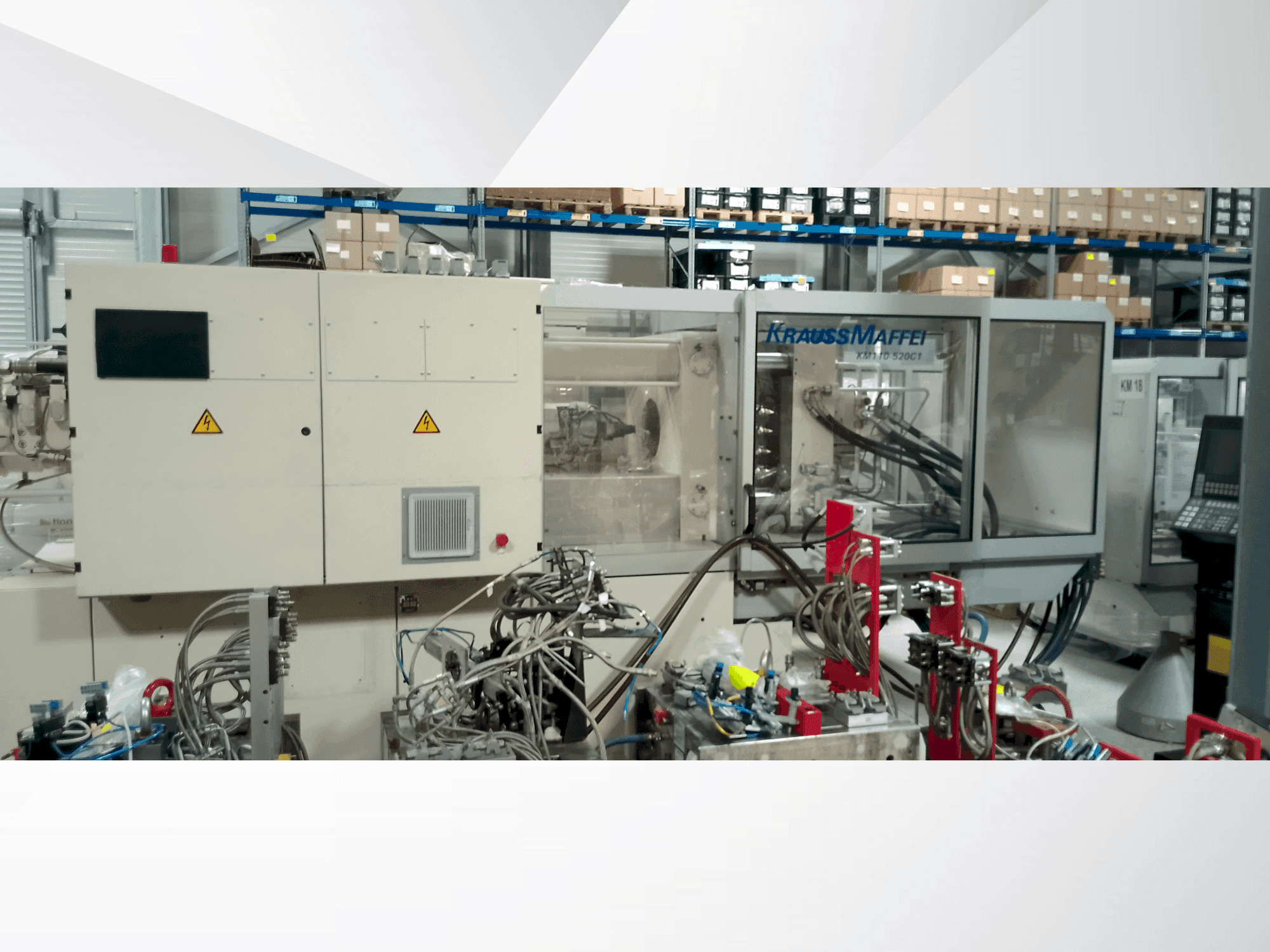 Vista frontale della macchina Krauss Maffei 110-520 C1