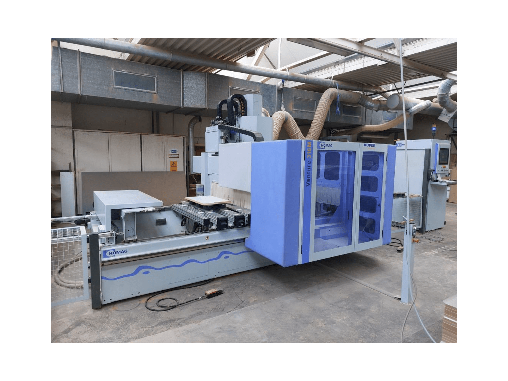 Vista frontale della macchina HOMAG BMG 311 VENTURE 316M