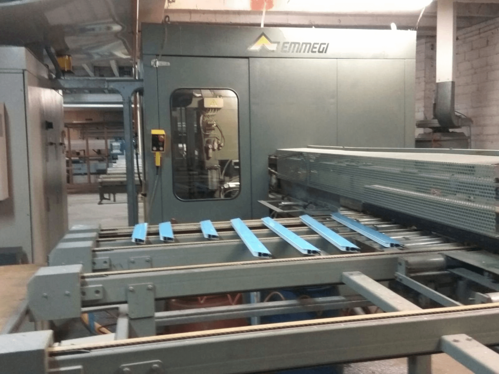 Vista frontale della macchina Emmegi Quadra