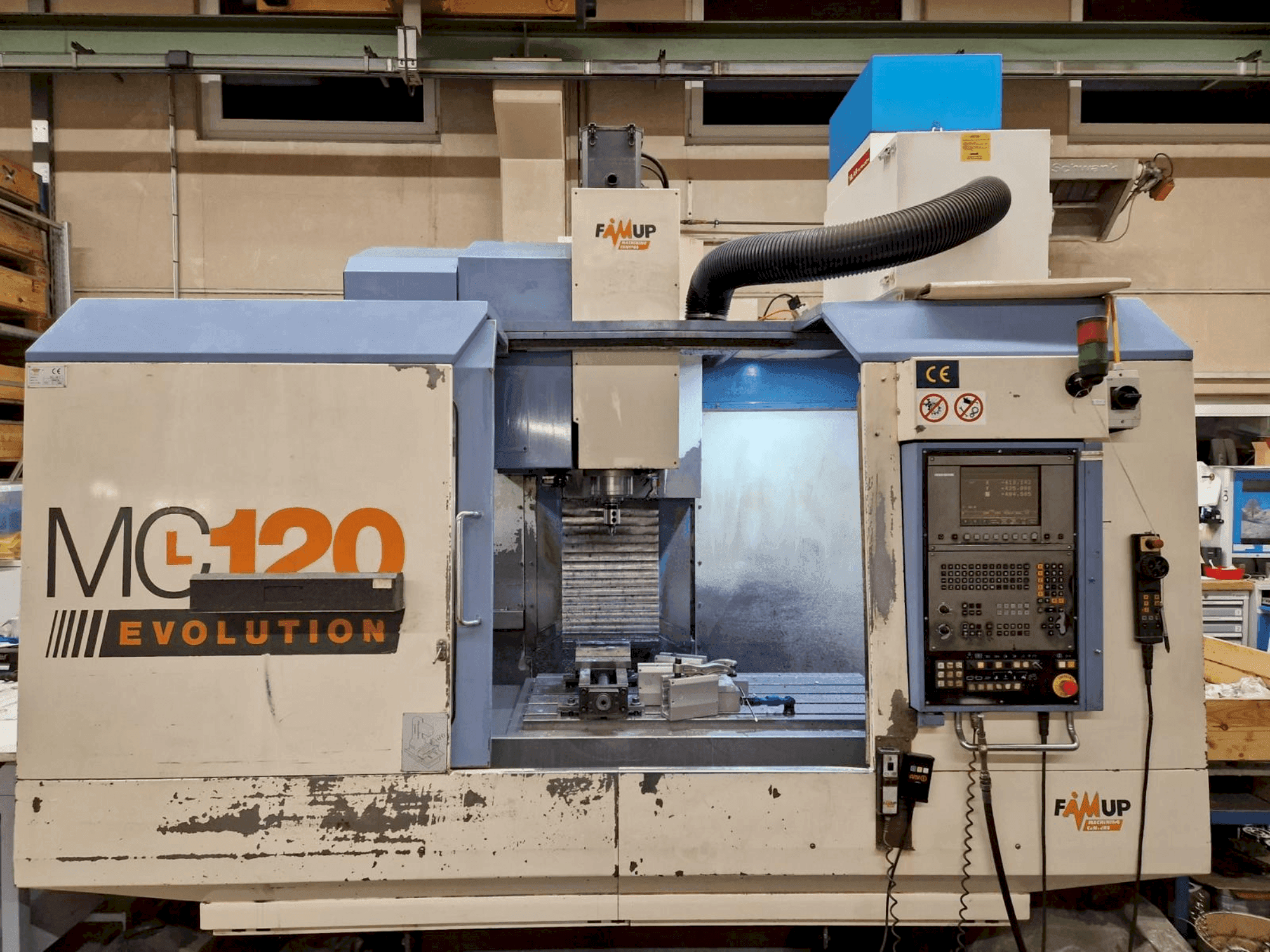 Vista frontale della macchina FAMUP MCL 120 Evolution