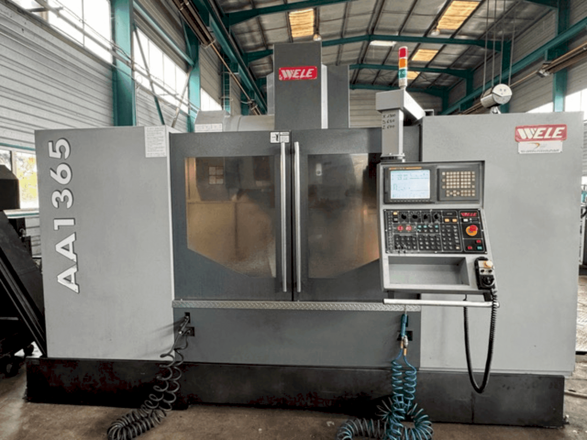 Vista frontale della macchina Wele AA1365