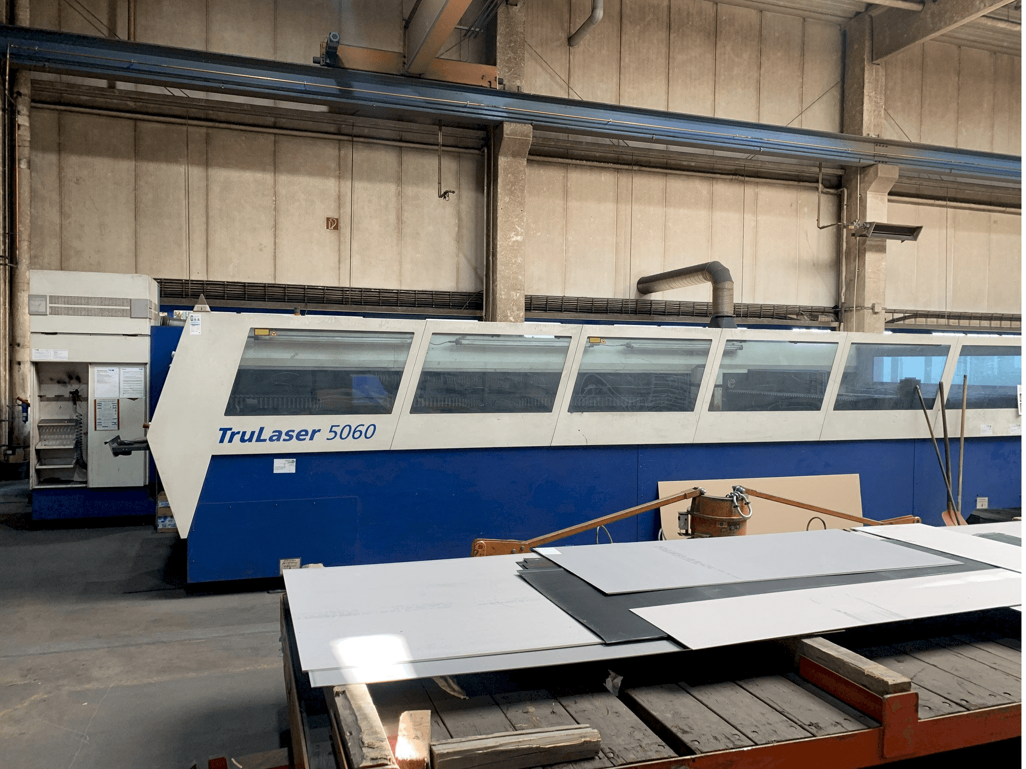 Vista frontale della macchina Trumpf Trulaser 5060