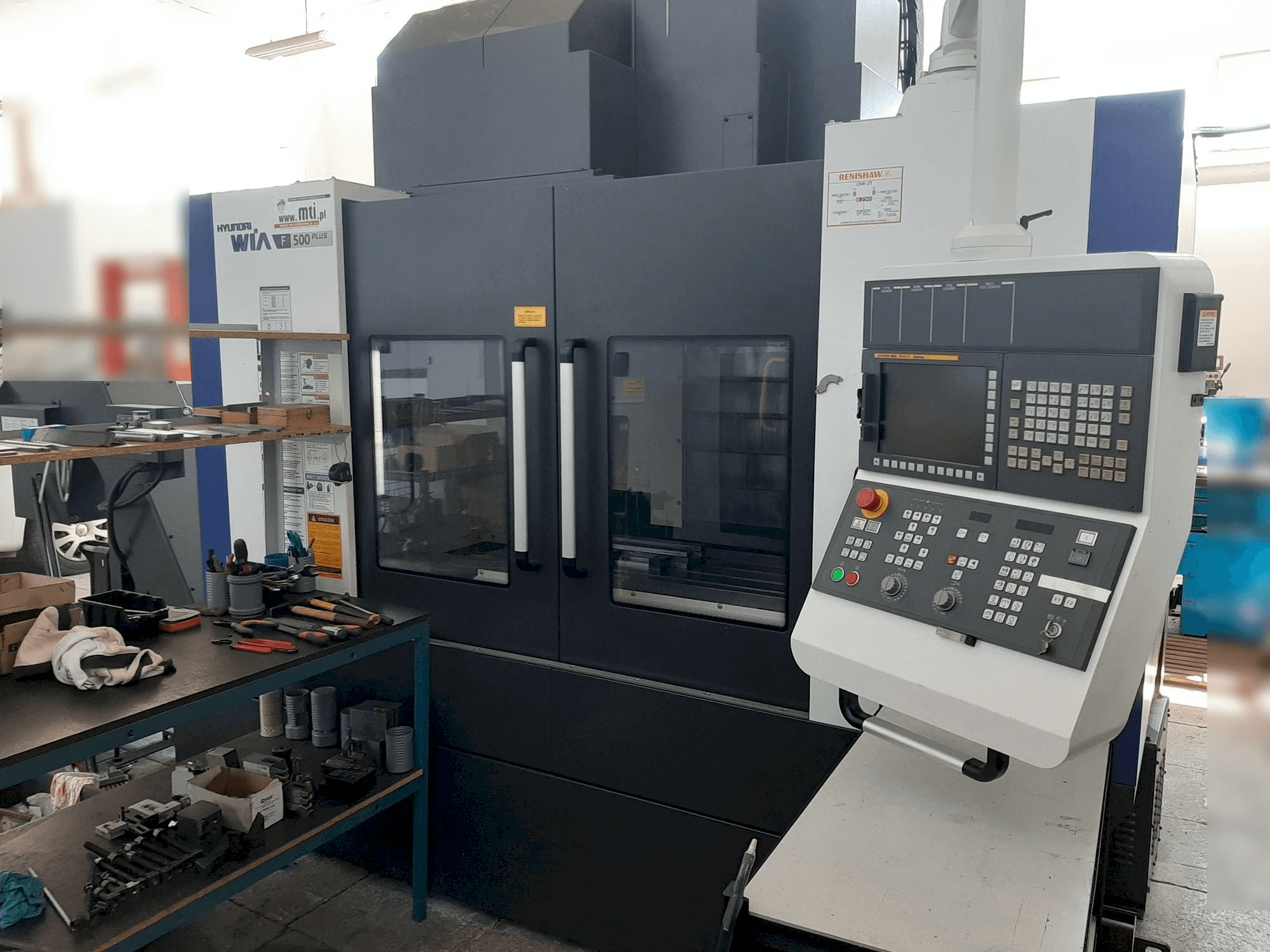 Vista frontale della macchina Hyundai Wia F500 PLUS