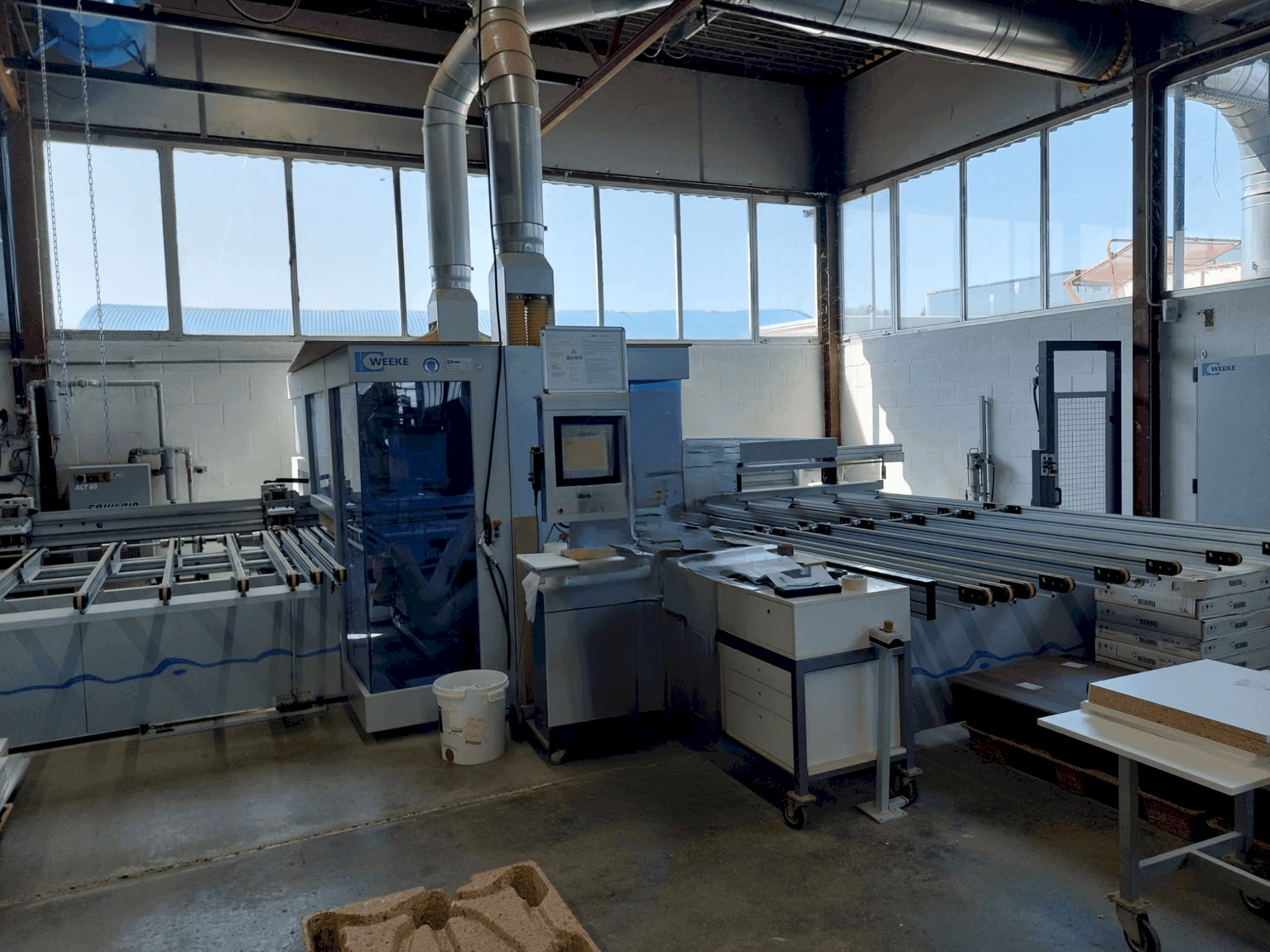 Vista frontale della macchina Weeke Optimat BHX 500/D