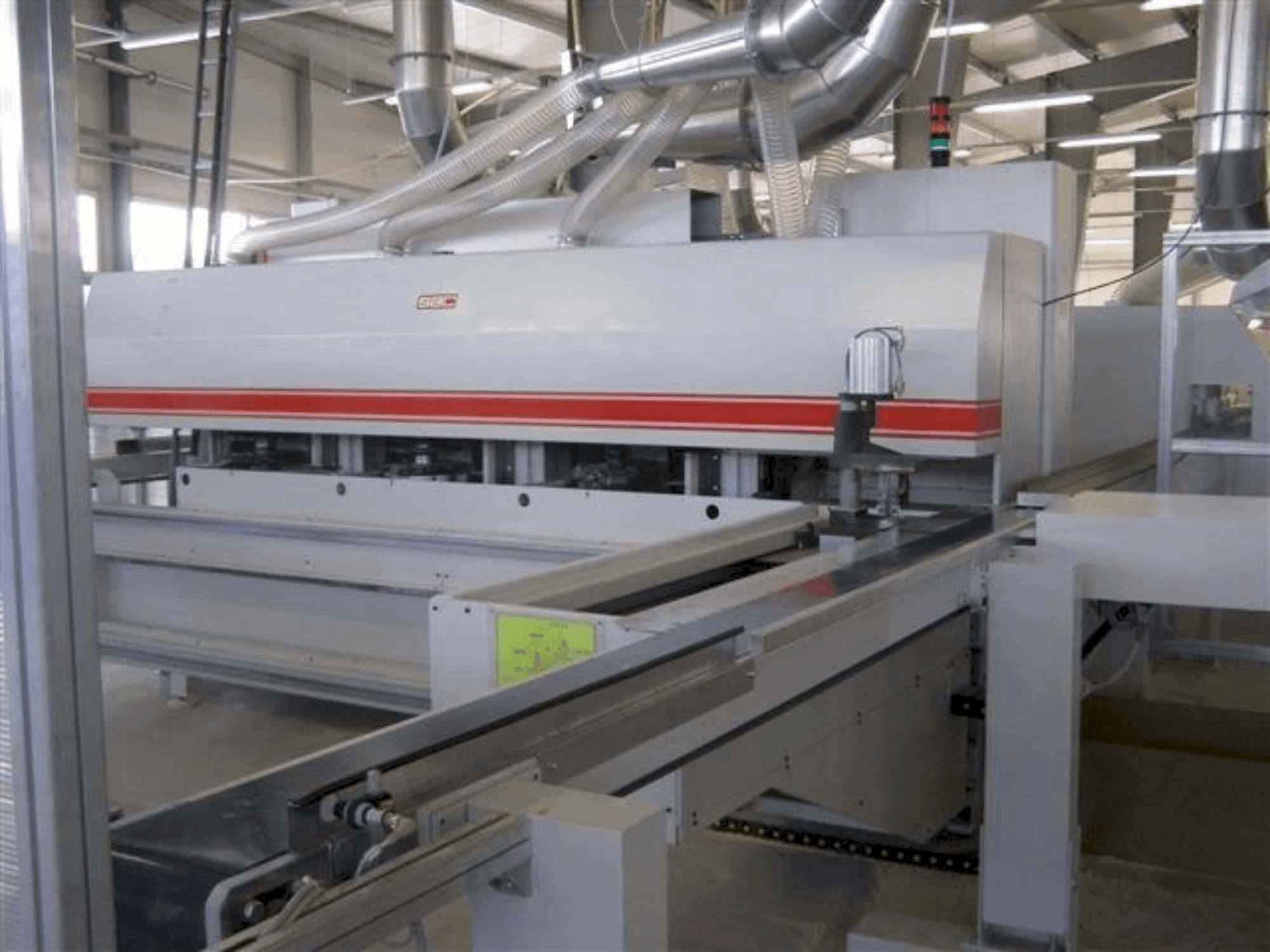 Vista frontale della macchina SAC F300