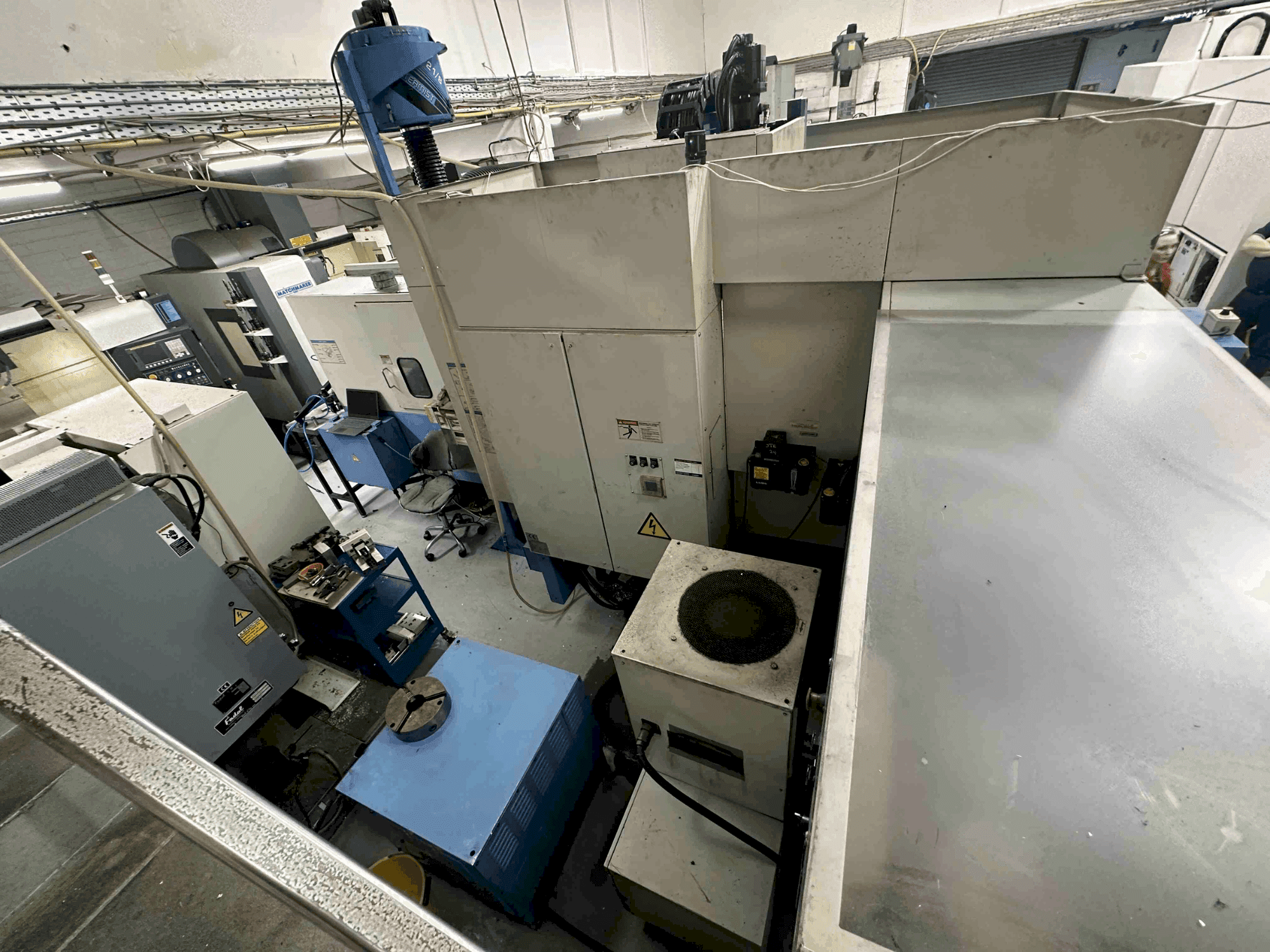 Vista frontale della macchina Mazak FJV-250