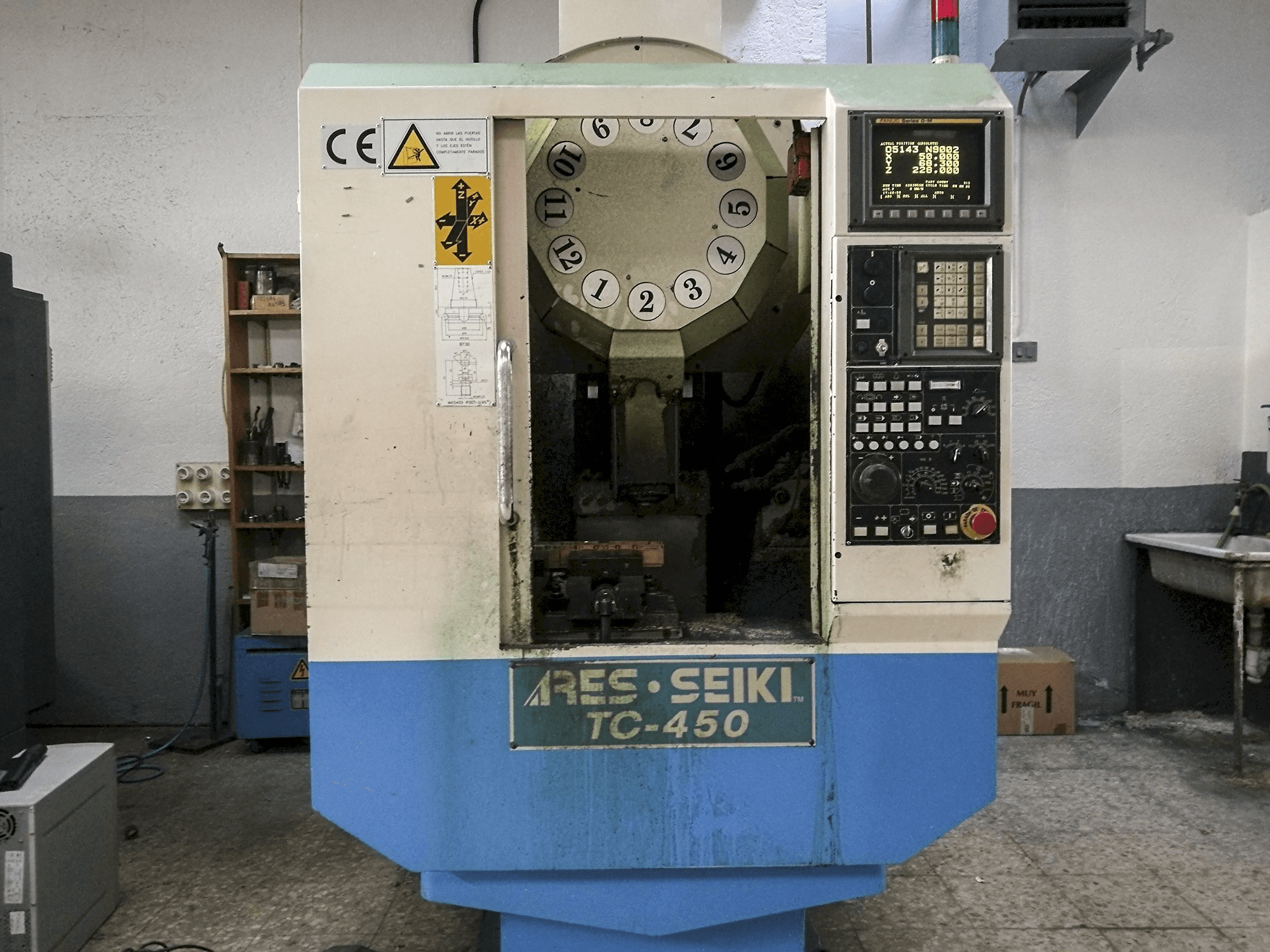 Vista frontale della macchina ARES TC-450