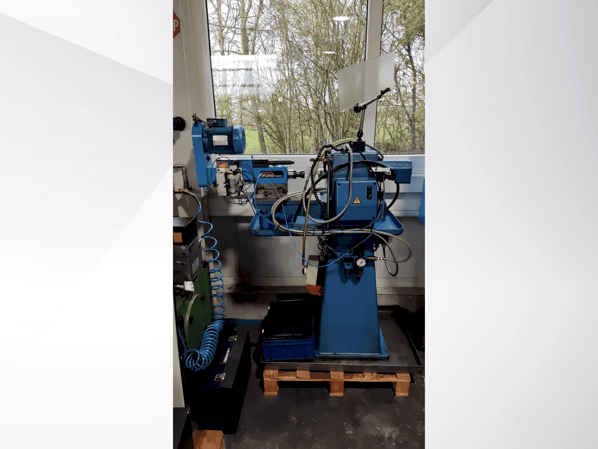 Vista frontale della macchina Scherer - Feinbau PM1-FZ