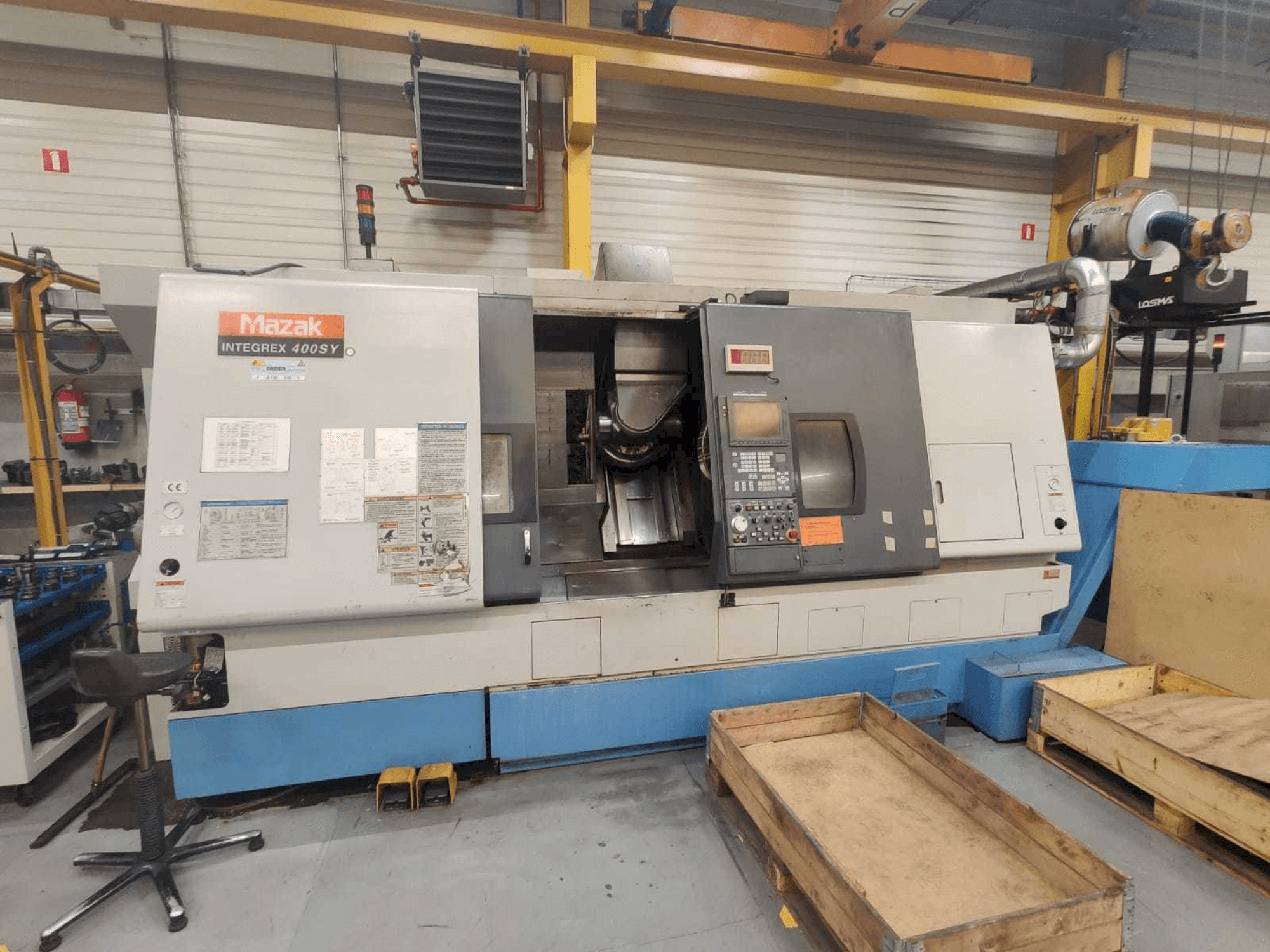 Vista frontale della macchina Mazak INTEGREX 400SY