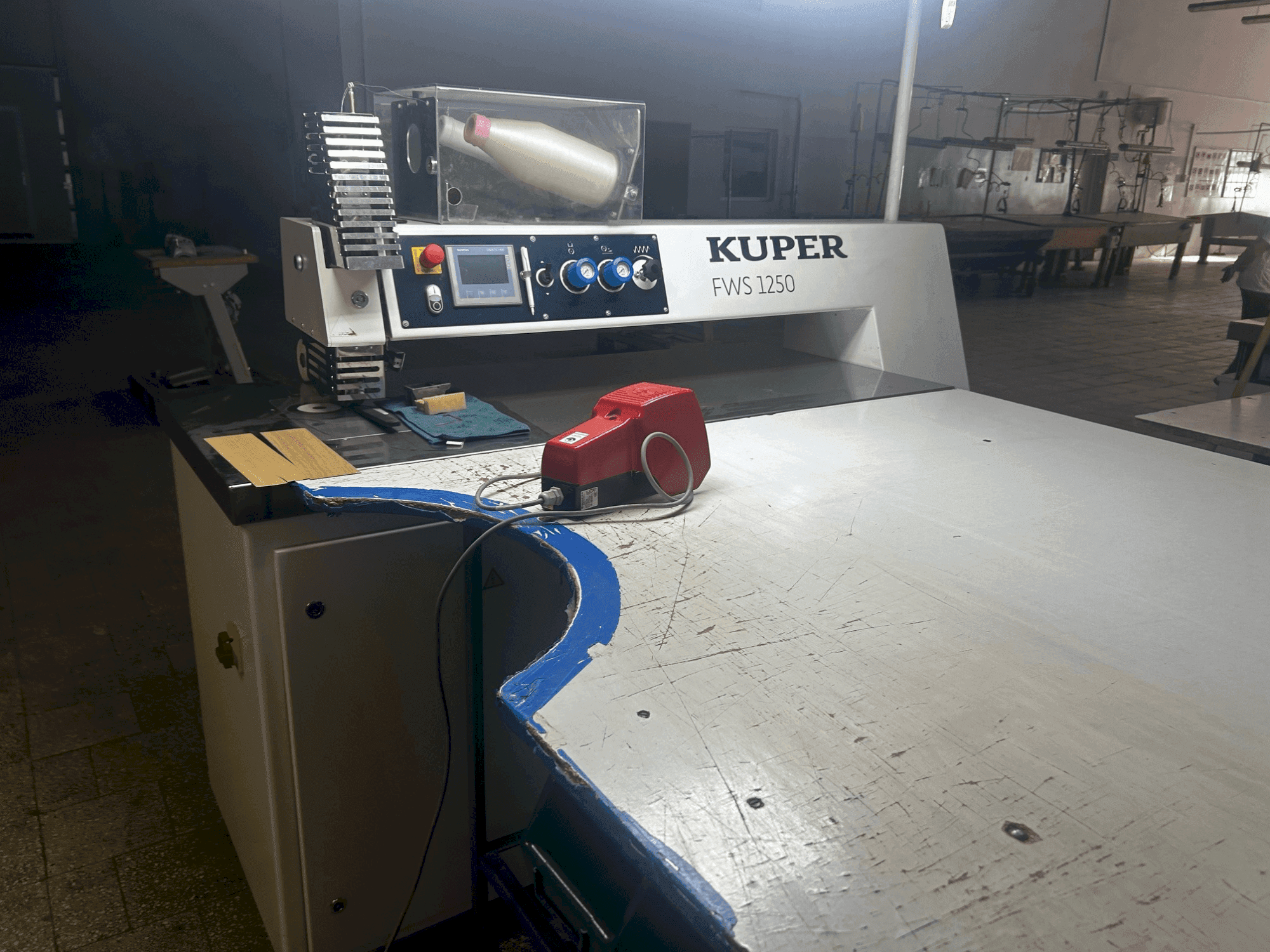 Vista frontale della macchina KUPER FWS 1250