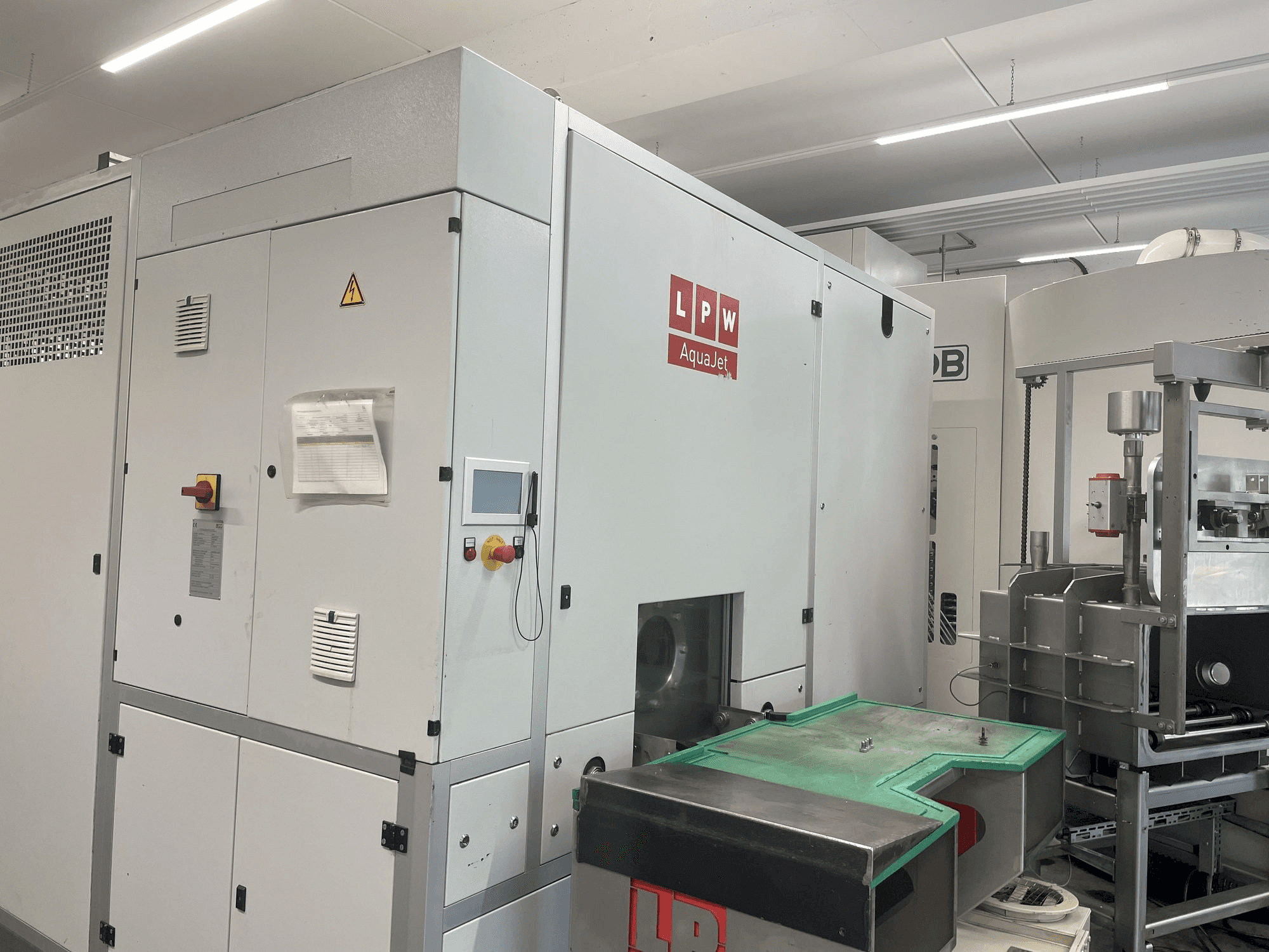 Vista frontale della macchina LPW LPW Aqua Jet 670 T2-V (2013)