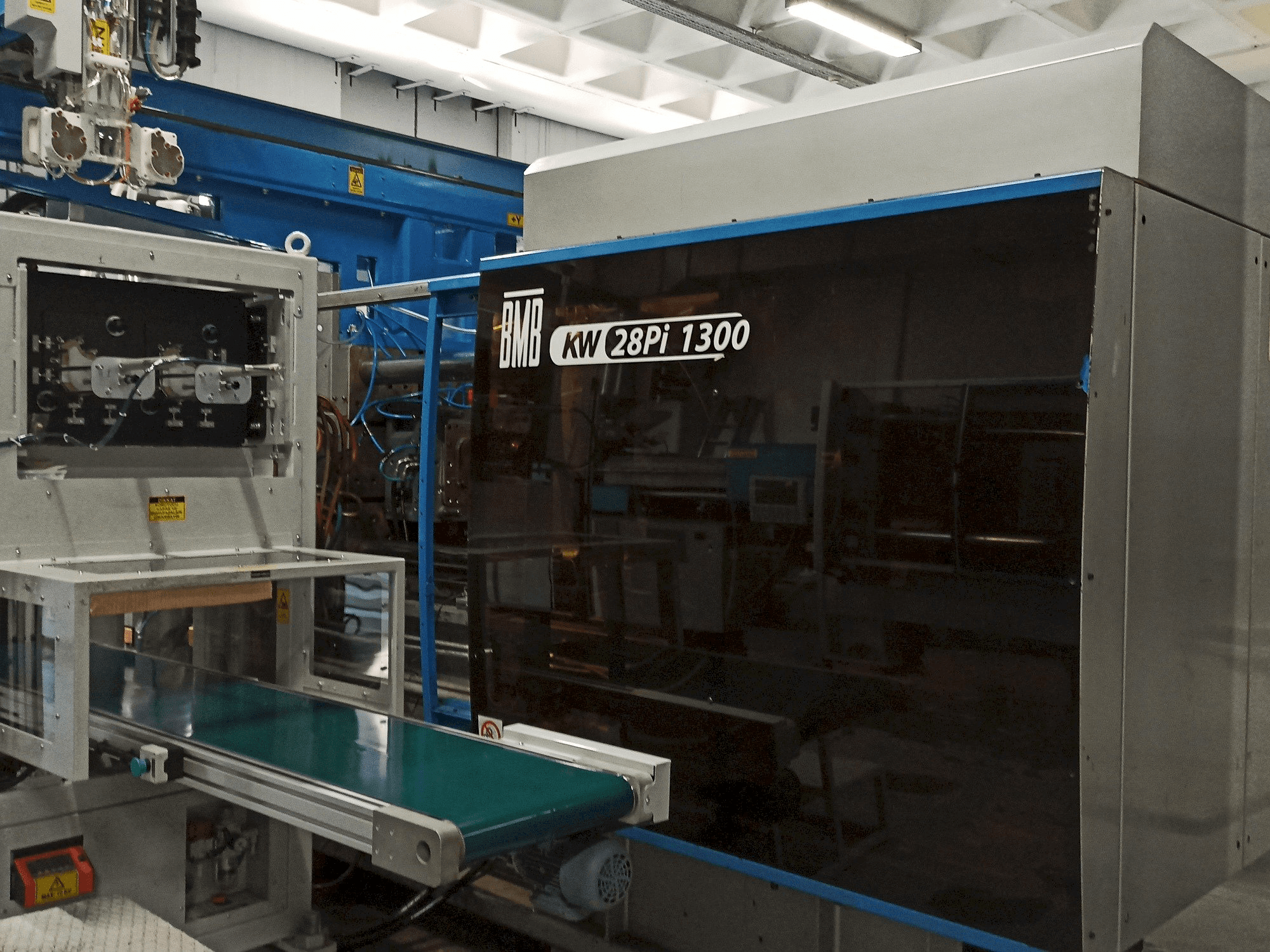 Vista frontale della macchina BMB KW28 PI/1300