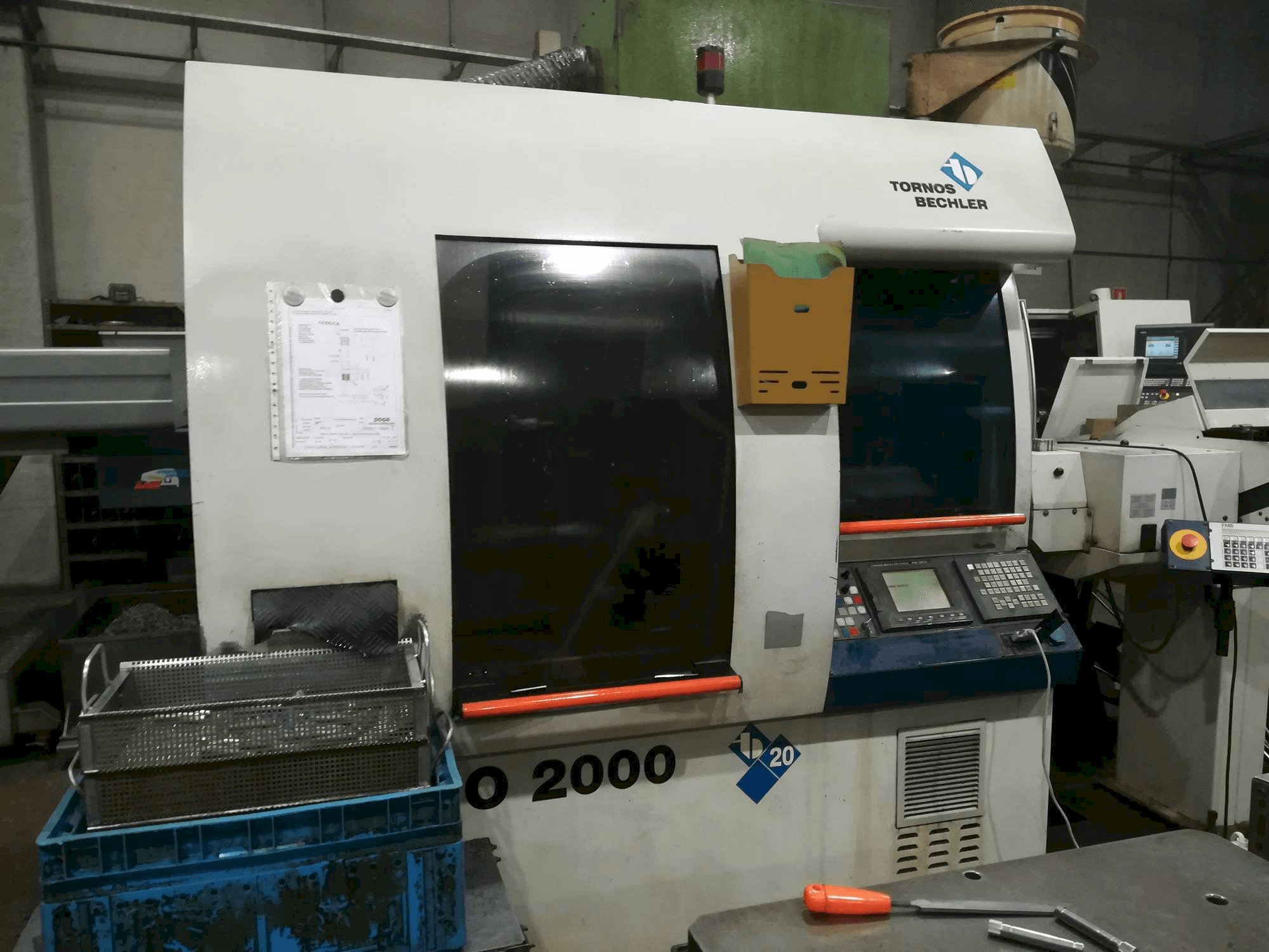 Vista frontale della macchina Tornos-Bechler Deco 20