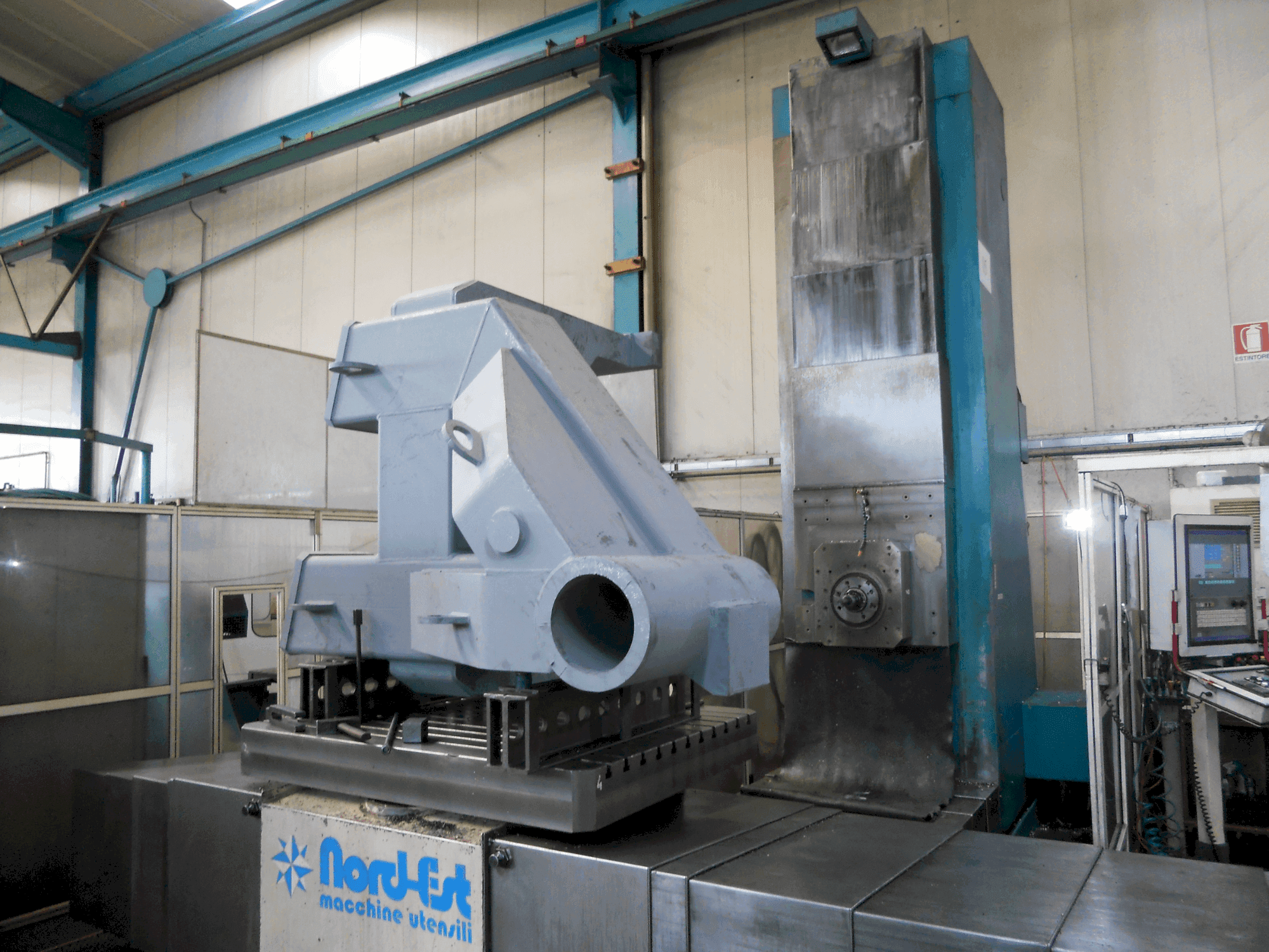 Vista frontale della macchina NORDEST HYDRA MP 110
