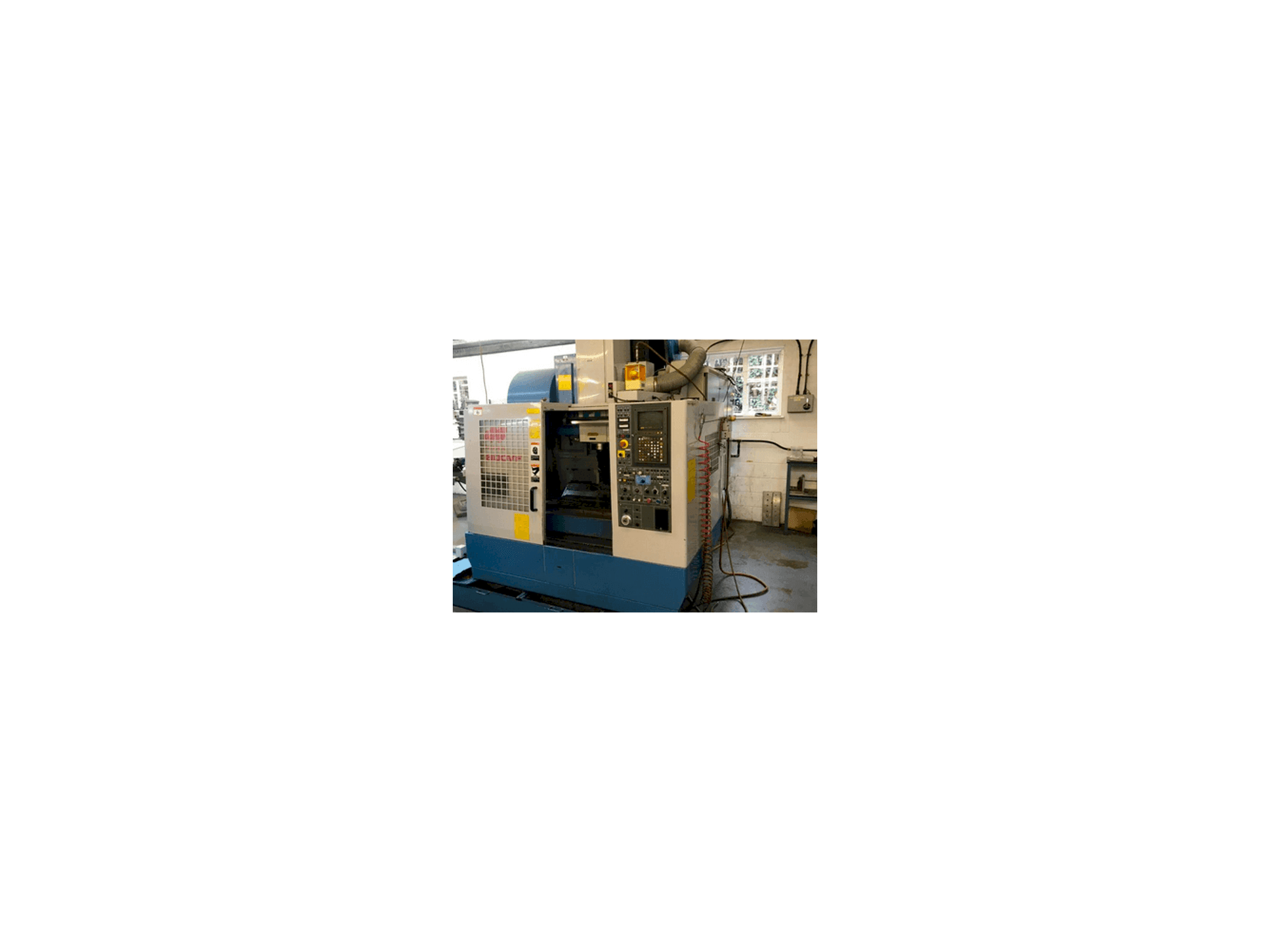 Vista frontale della macchina Matsuura MC 600 VF