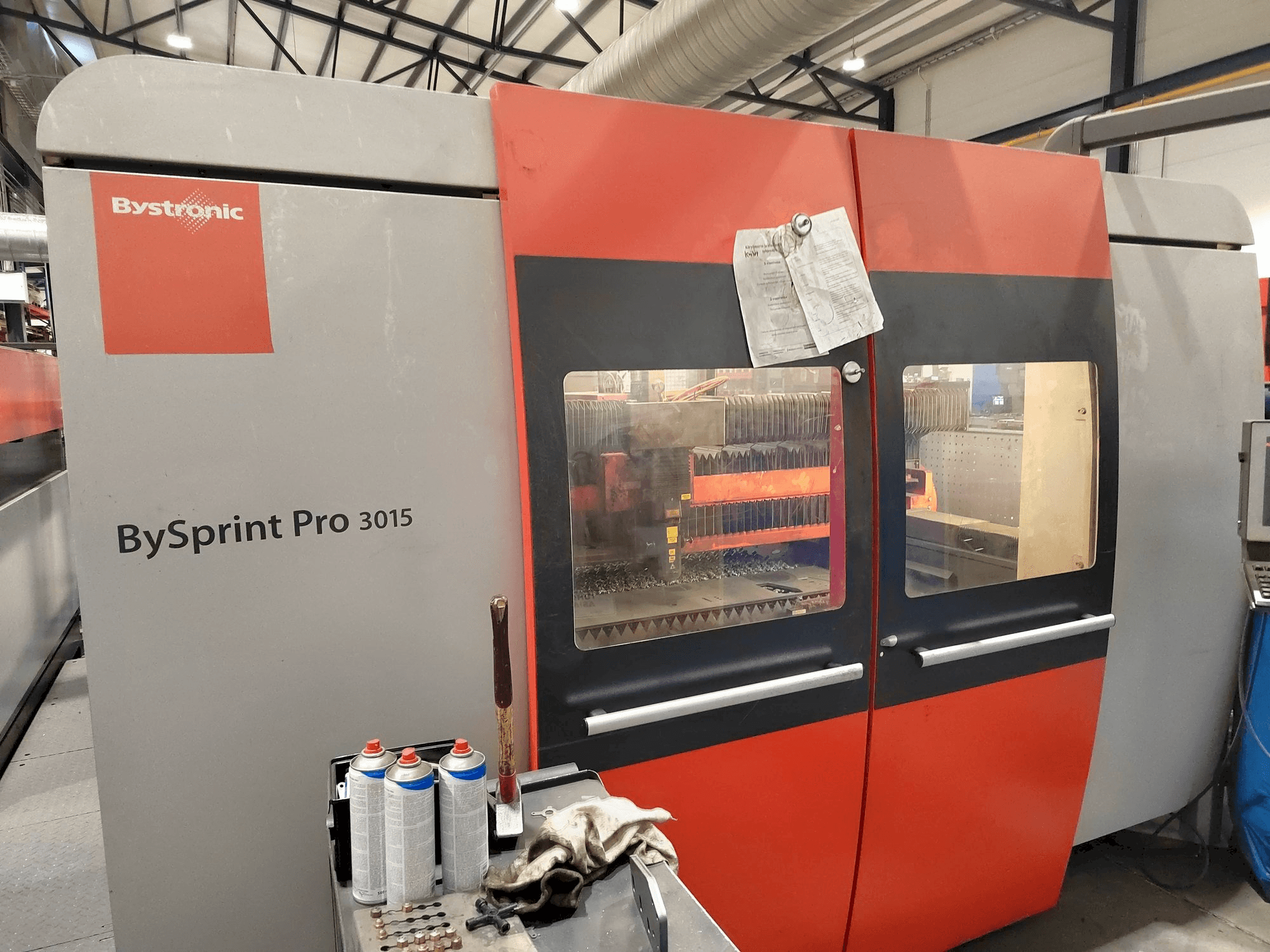Vista frontale della macchina Bystronic Bysprint Pro 3015