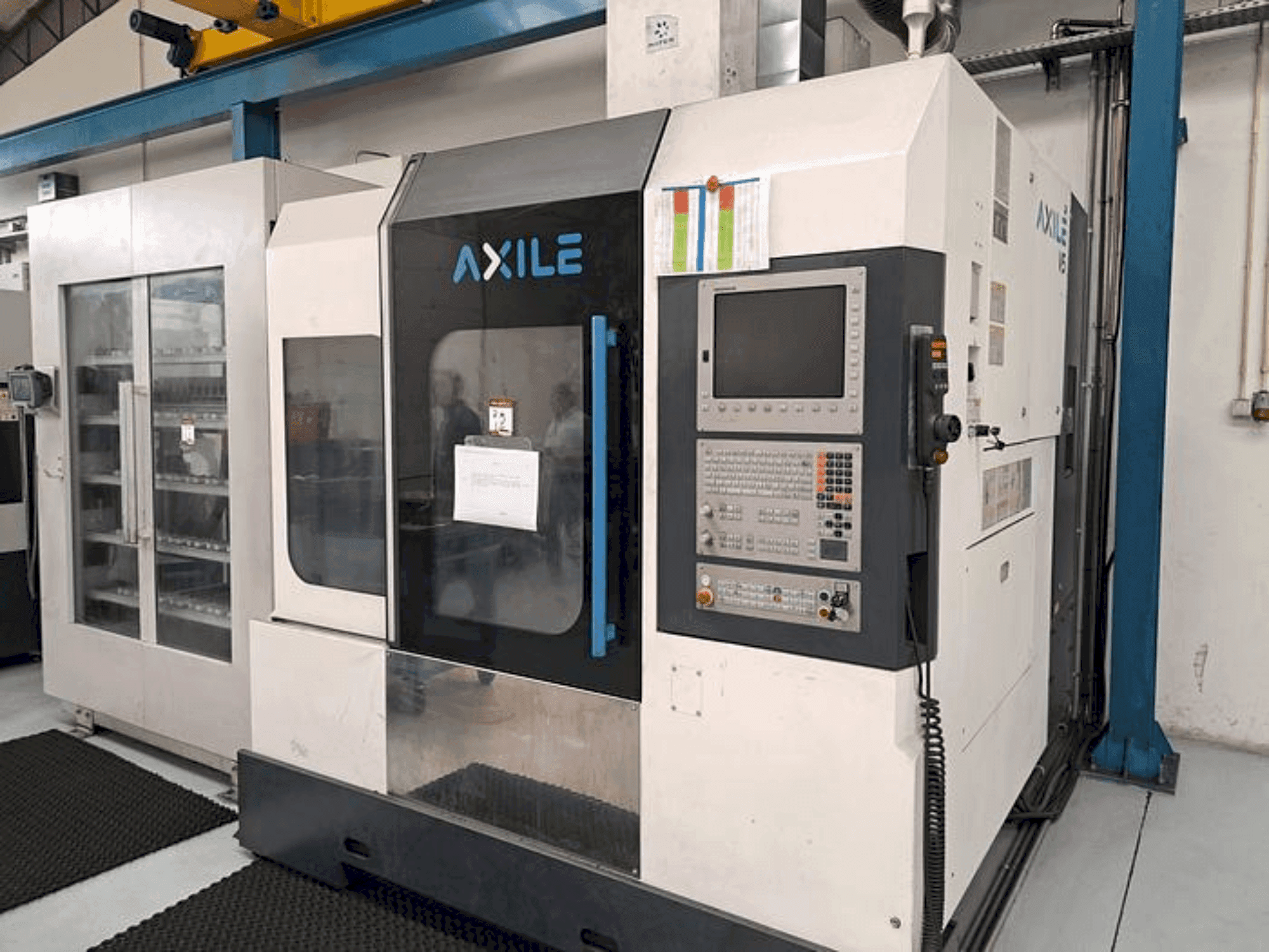 Vista frontale della macchina AXILE V5