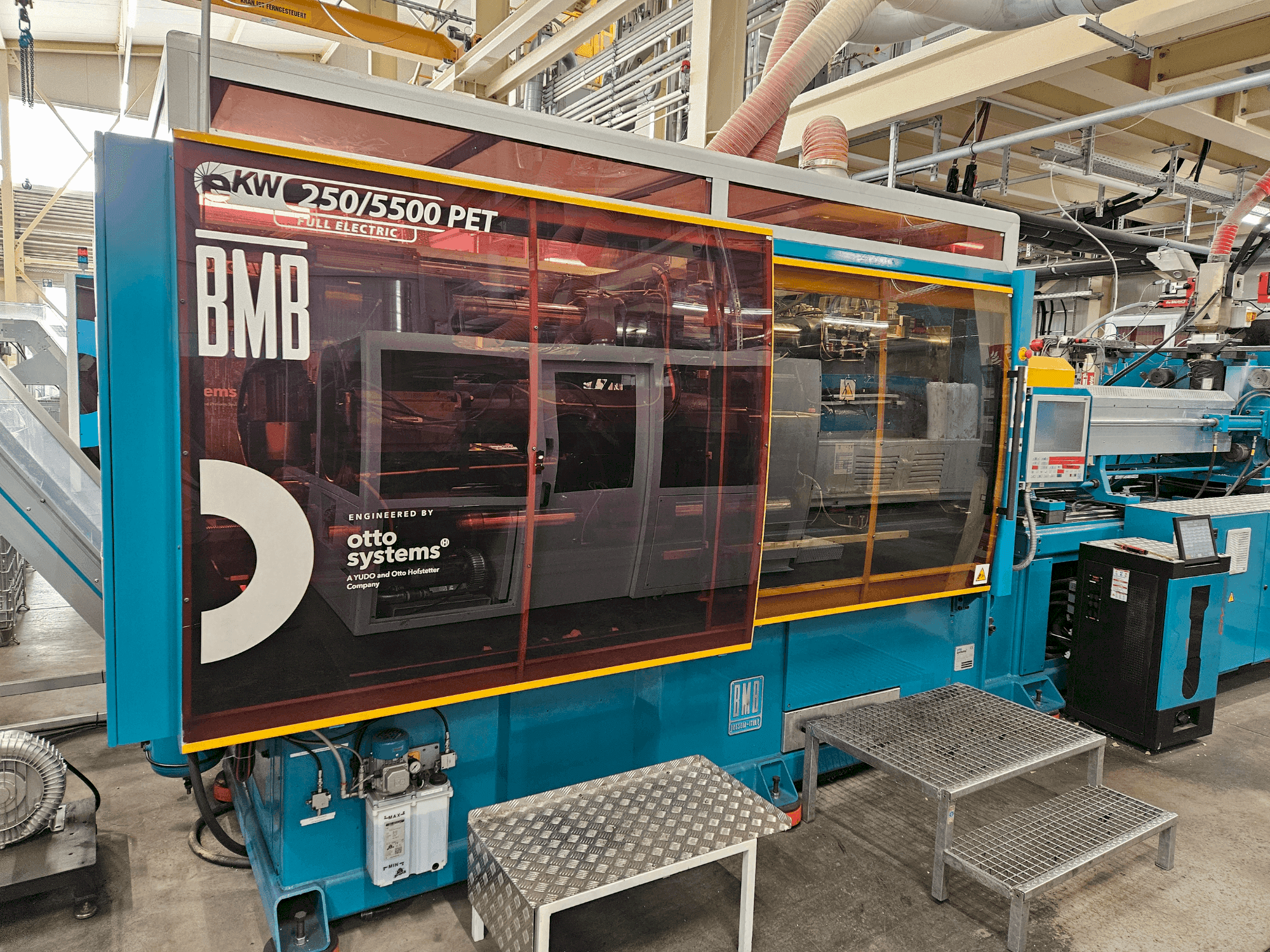 Vista frontale della macchina Otto Systems eKW 250/5500 PET