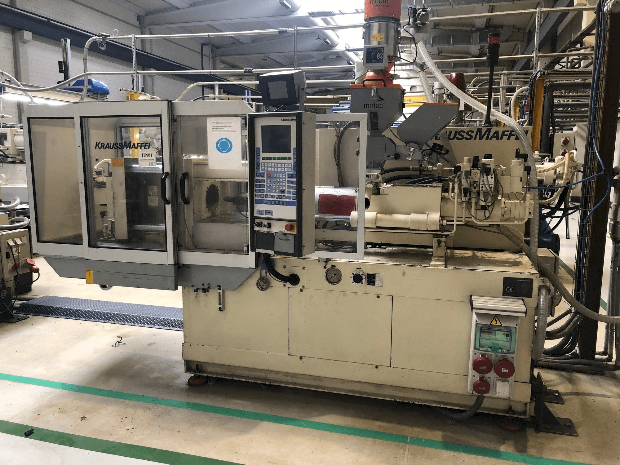 Vista frontale della macchina Krauss Maffei 50-190 C1
