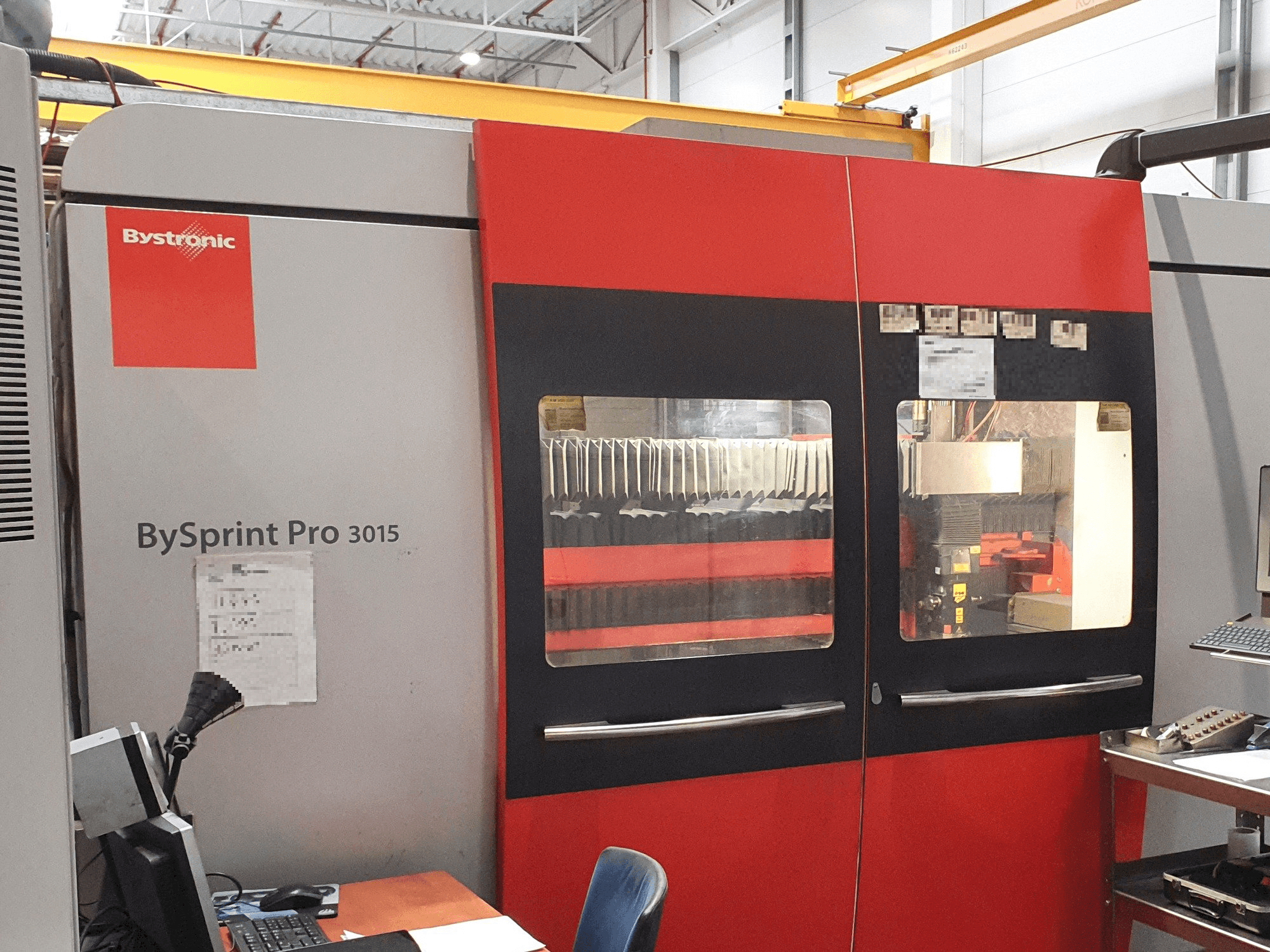 Vista frontale della macchina Bystronic BySprint Pro 3015