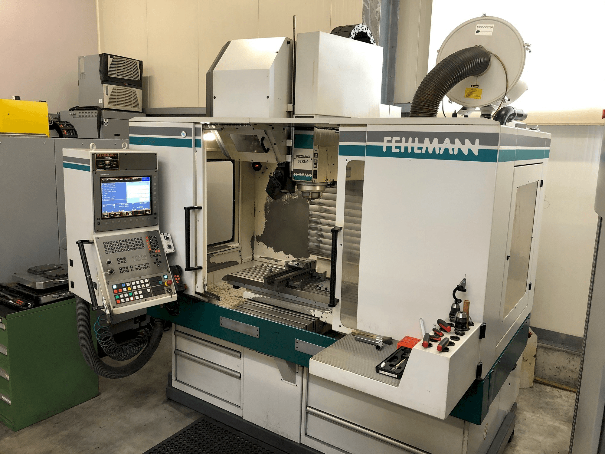 Vista frontale della macchina FEHLMANN PICOMAX 82 CNC