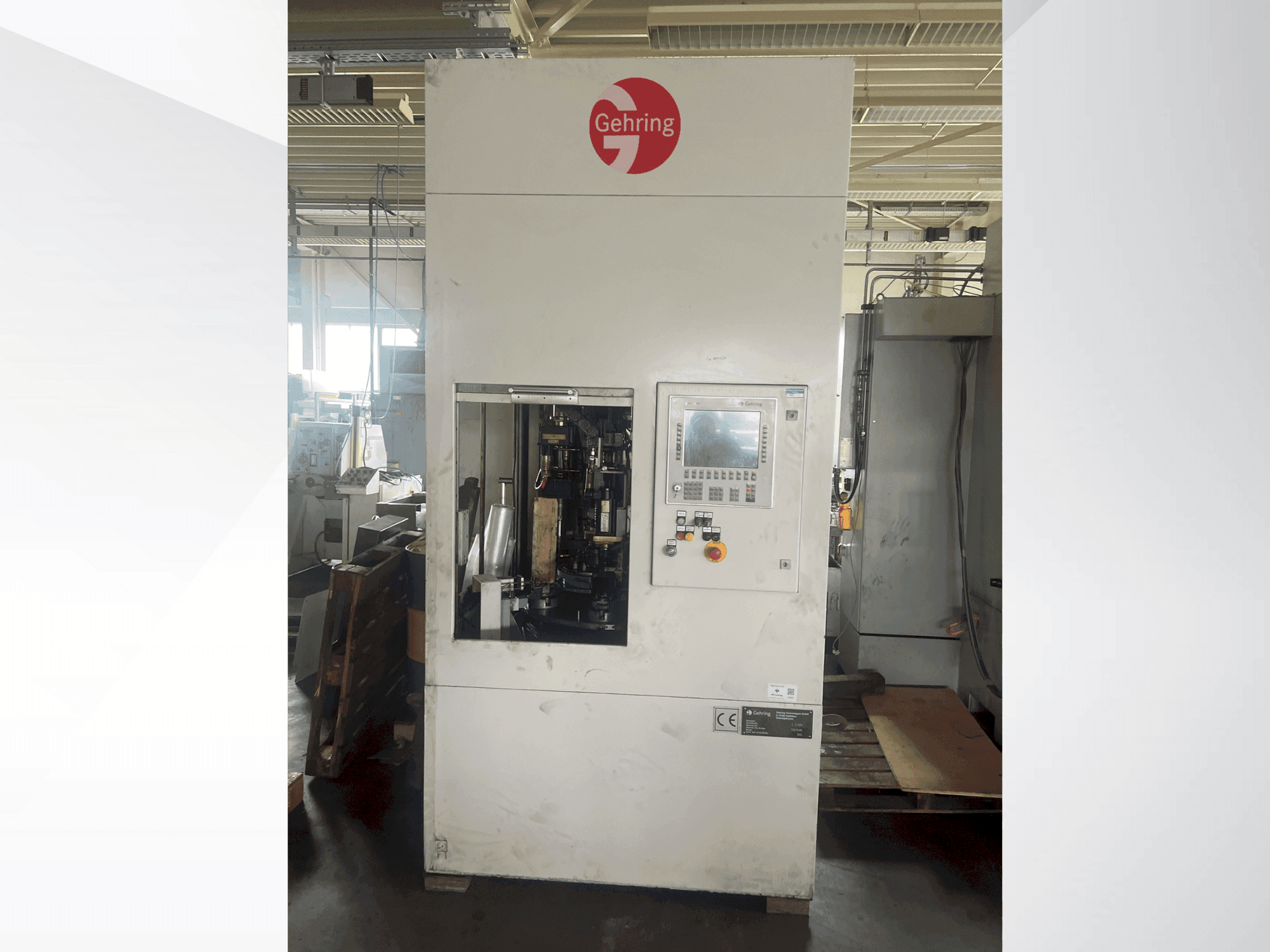 Vista frontale della macchina GEHRING L2-630