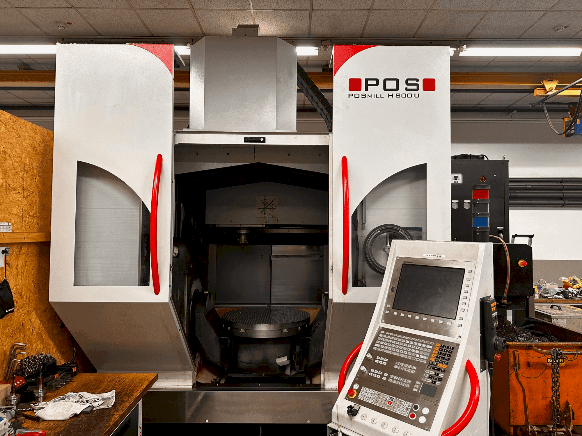 Vista frontale della macchina POSmill H800U