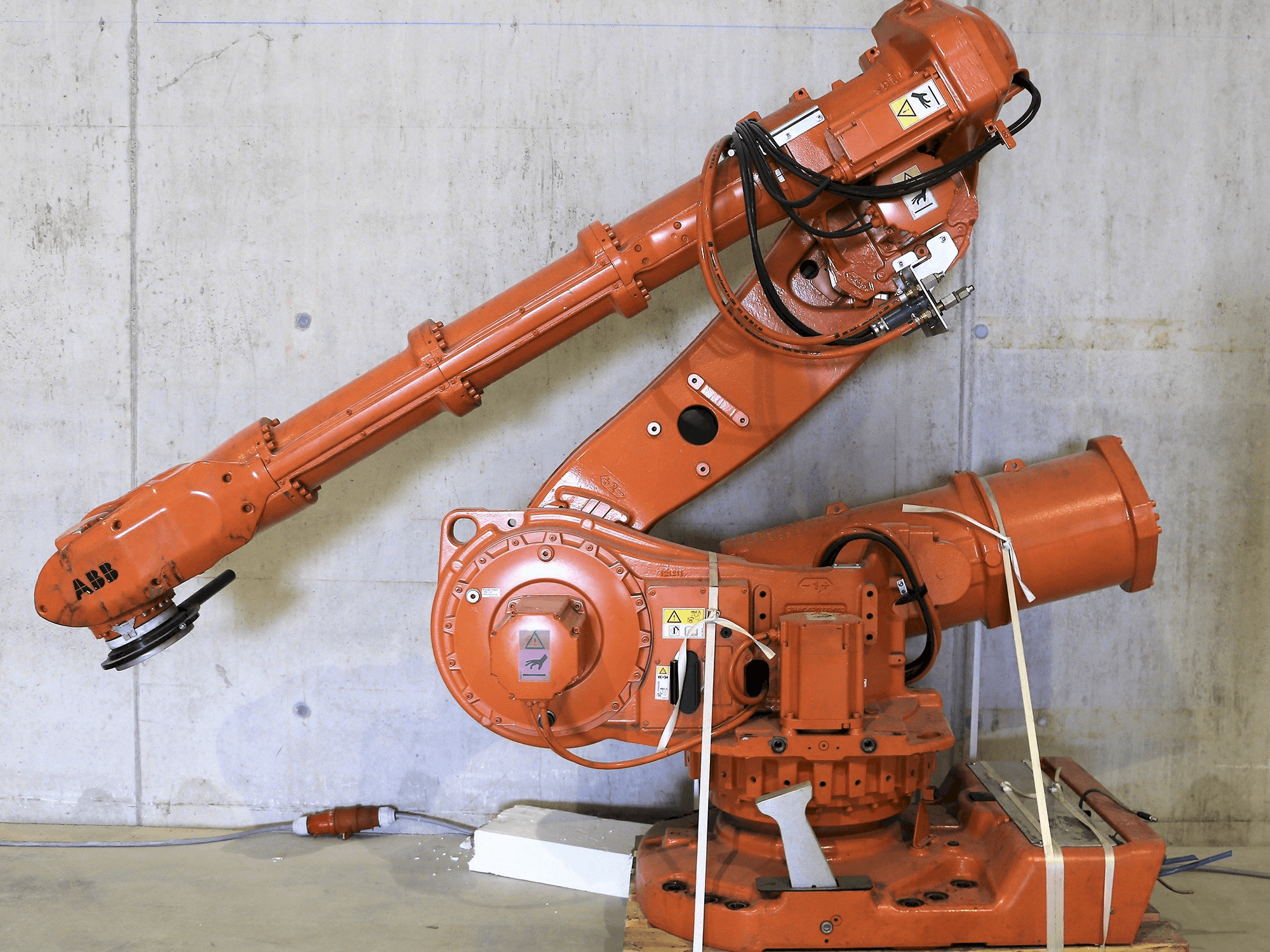 Vista frontale della macchina ABB 6650