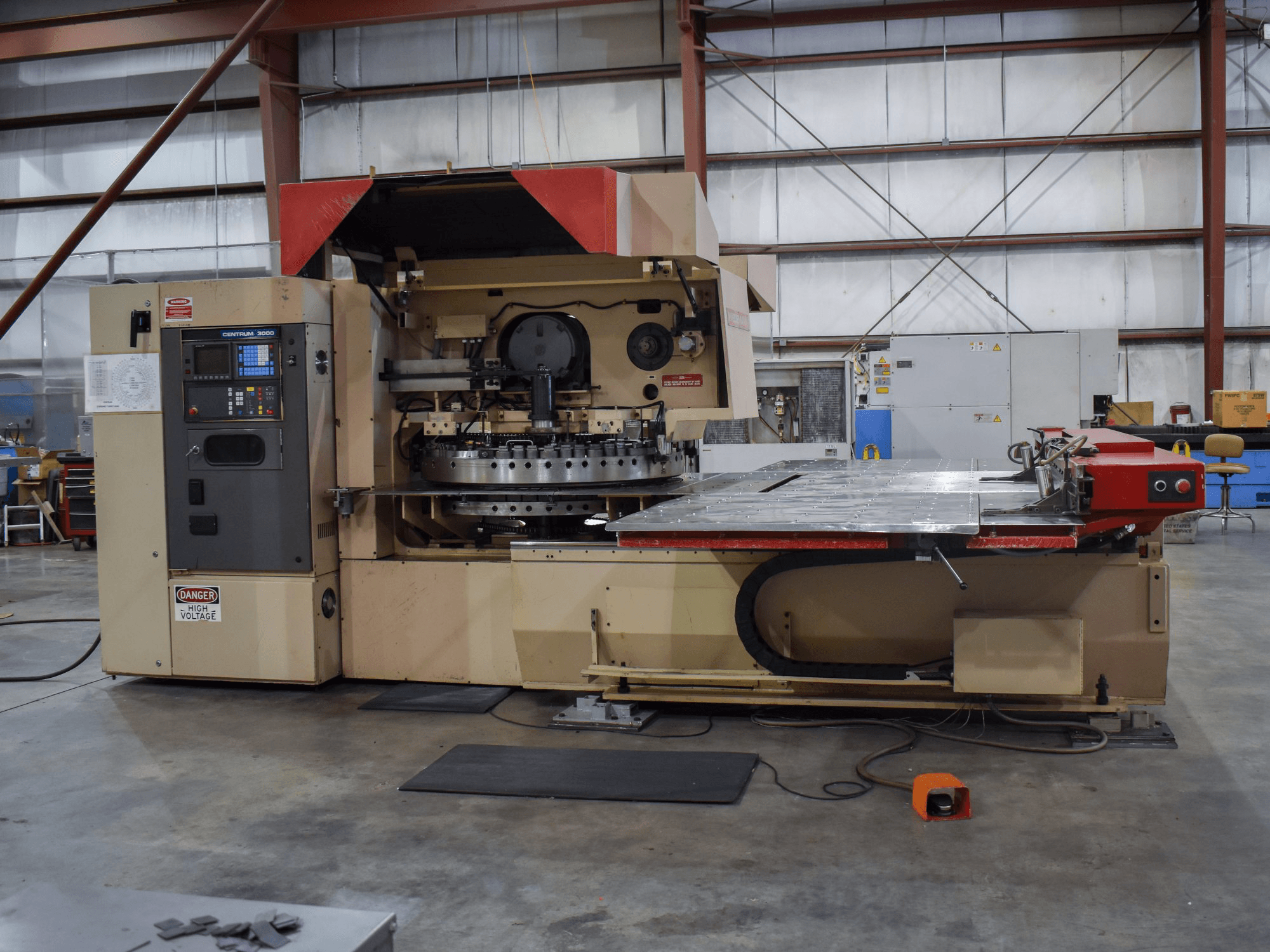 Vista frontale della macchina Murata Wiedemann C-3000/Q