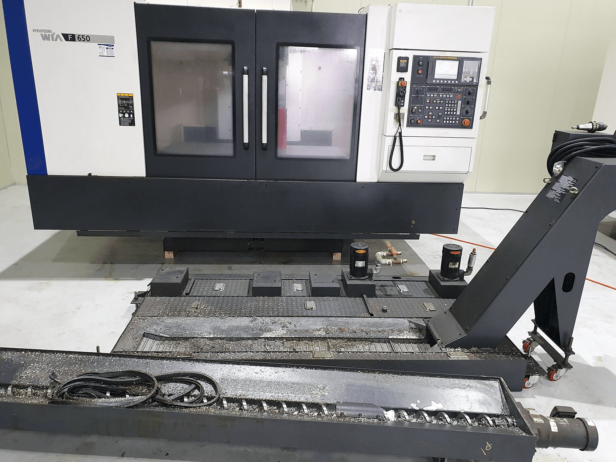 Vista frontale della macchina Hyundai Wia F650