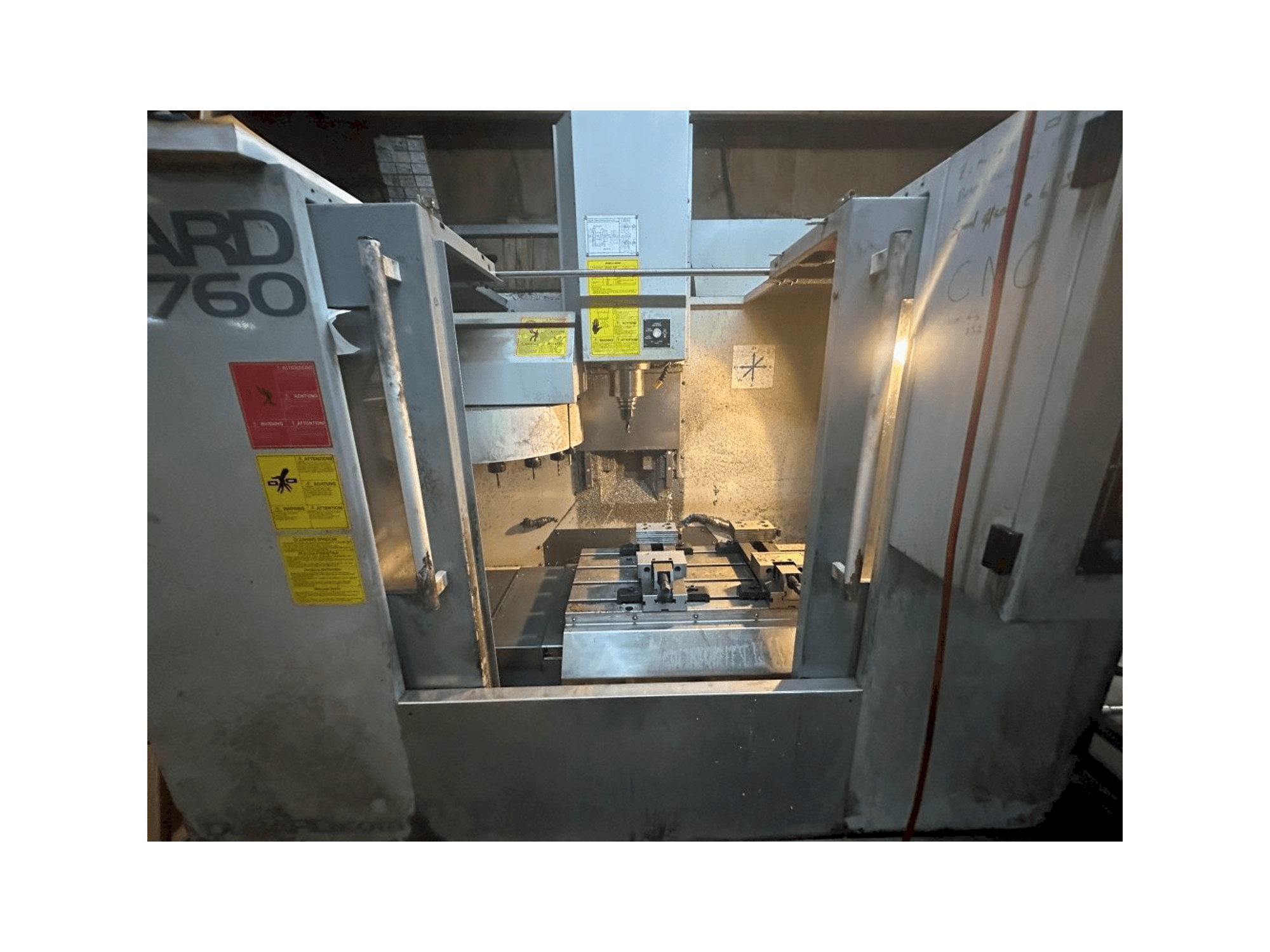 Vista frontale della macchina Dugard Eagle ECO 760