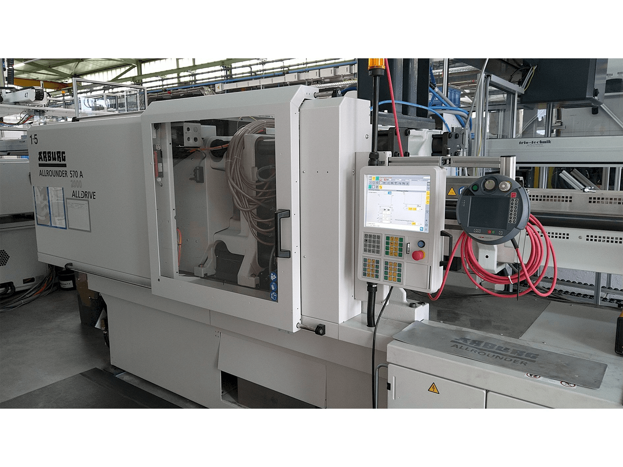 Vista frontale della macchina Arburg Allrounder 570 A 2000-800 ALLDRIVE