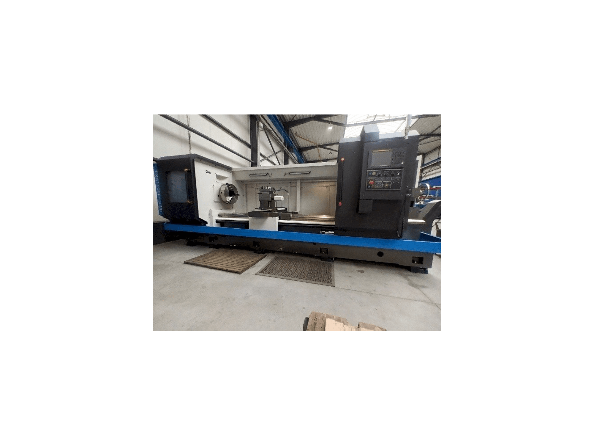 Vista frontale della macchina Ningbo Oturn CK61100E-3000